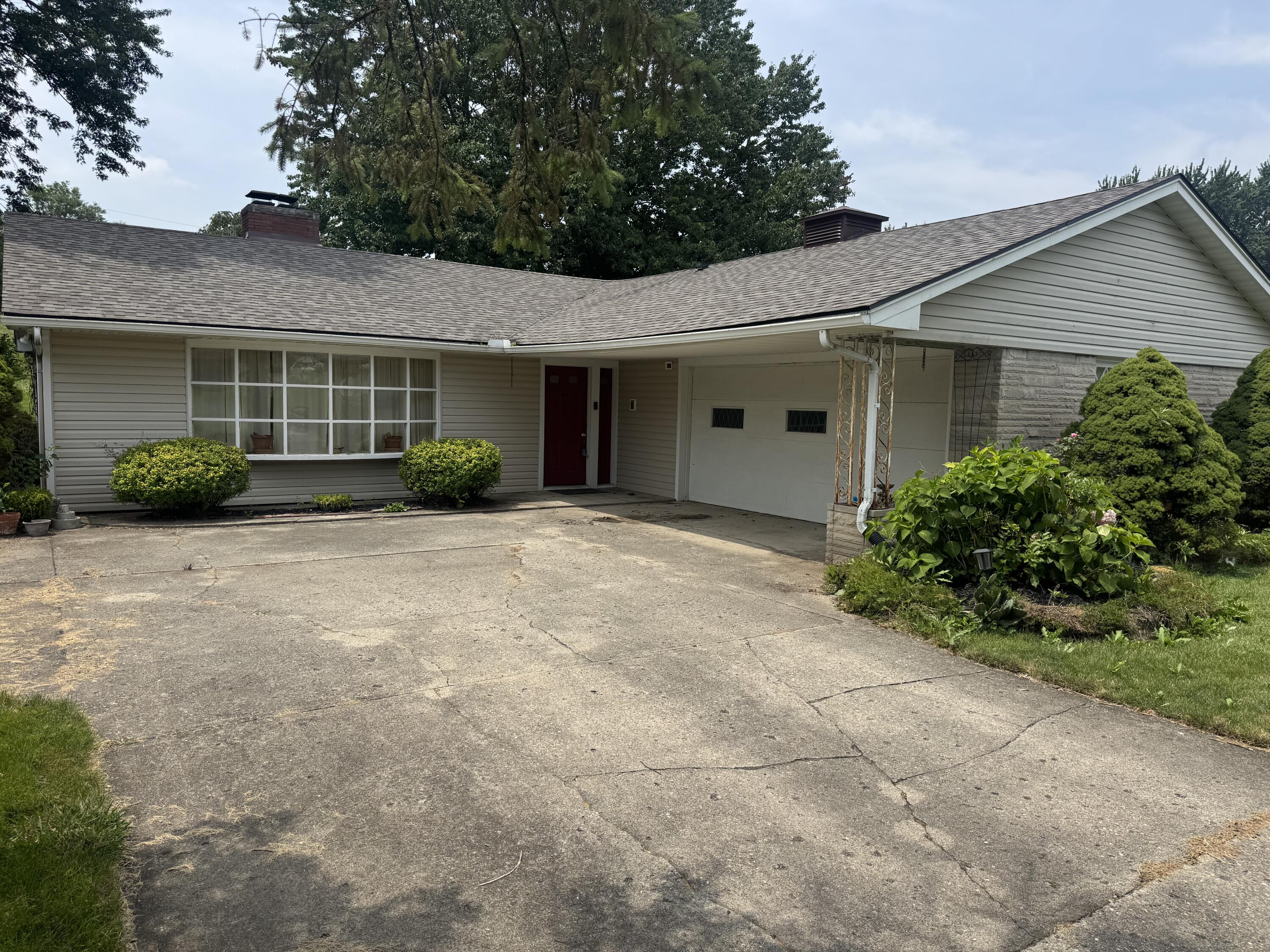 107 Thomaston, Springfield, Ohio 45503