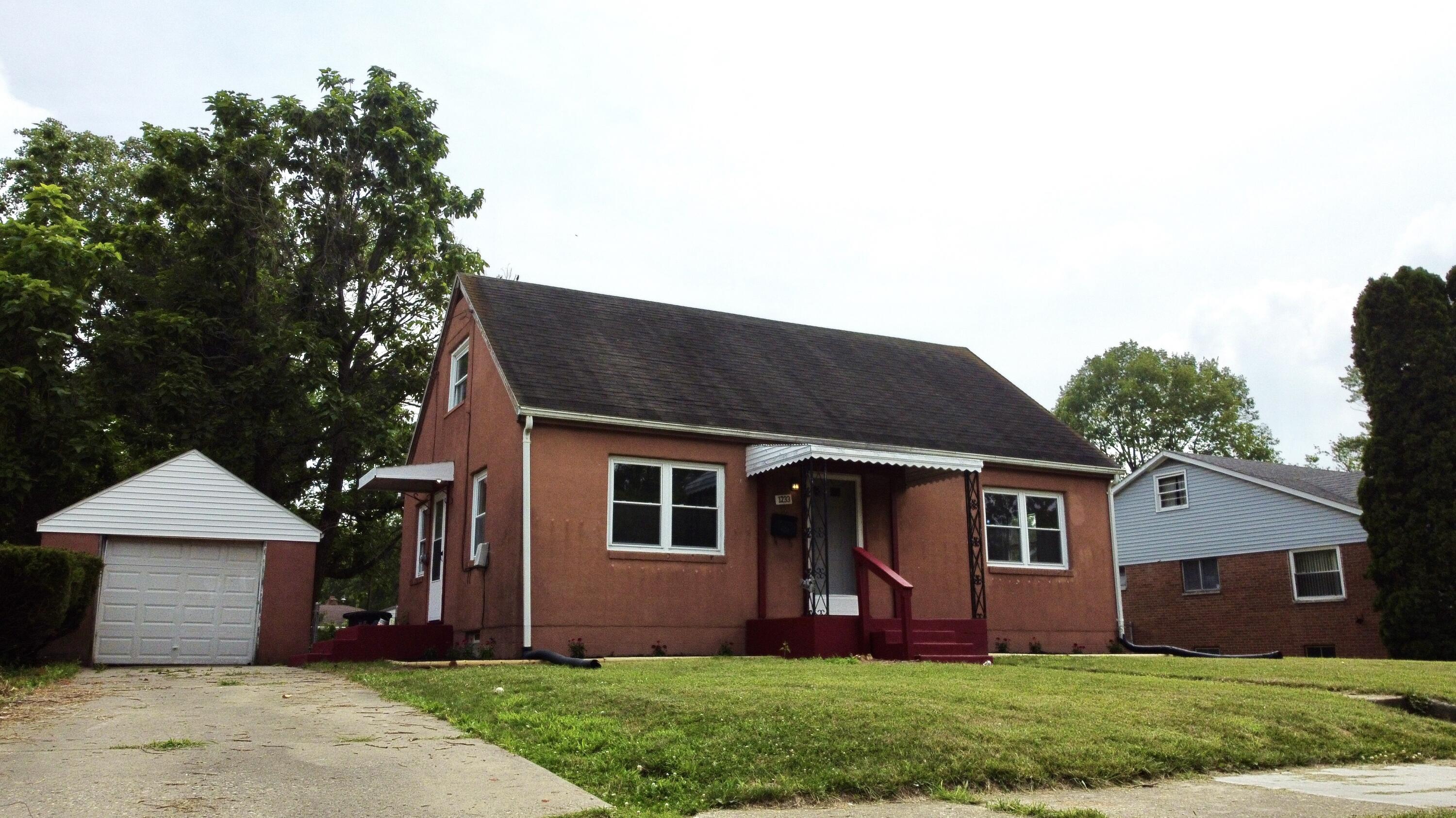 1233 Bellefair, Springfield, Ohio 45506