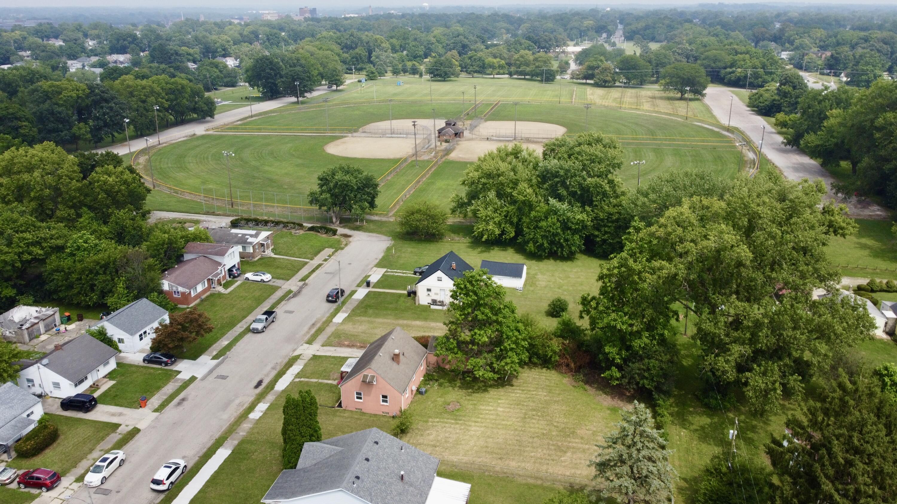 1233 Bellefair, Springfield, Ohio 45506