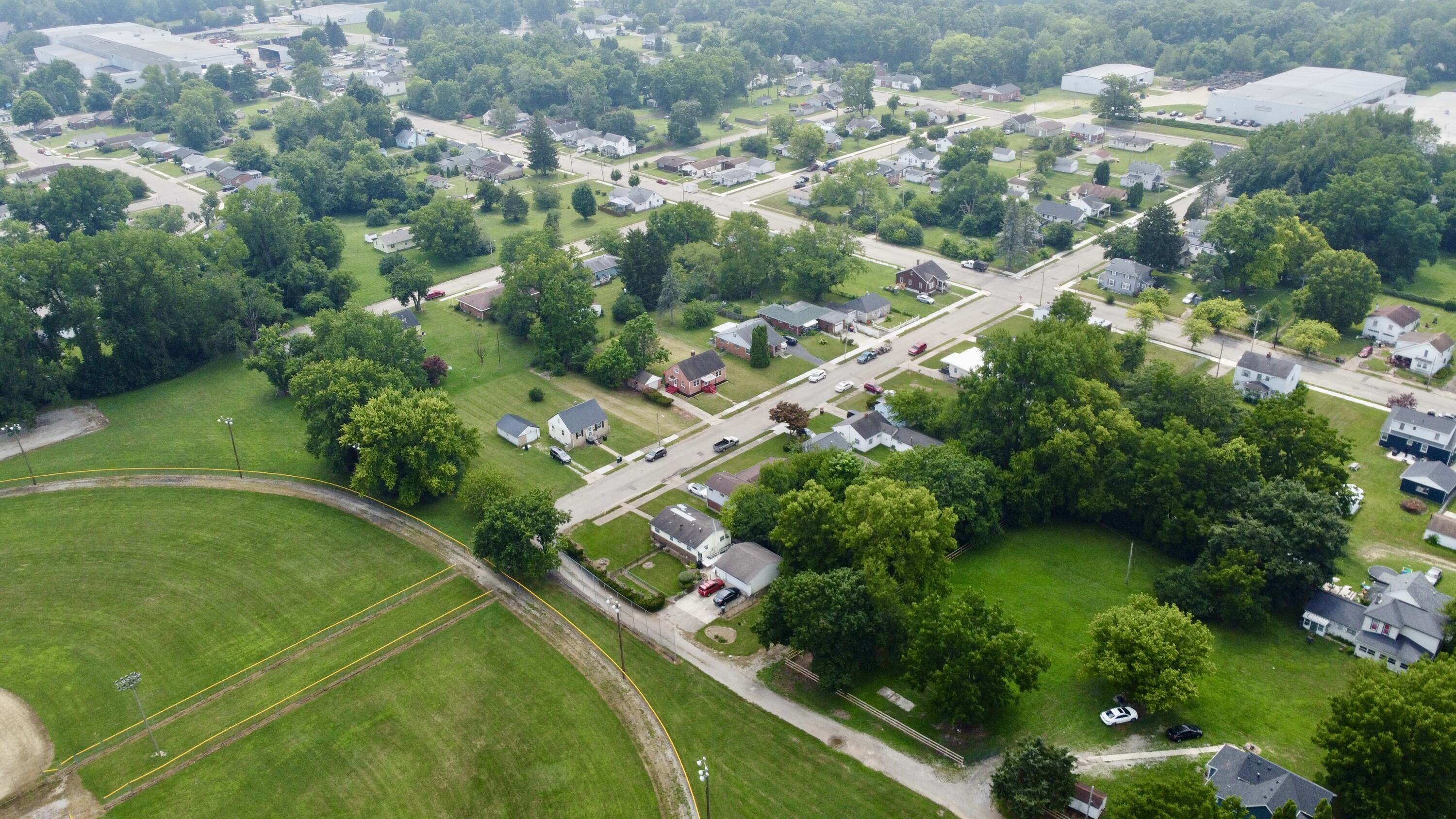 1233 Bellefair, Springfield, Ohio 45506