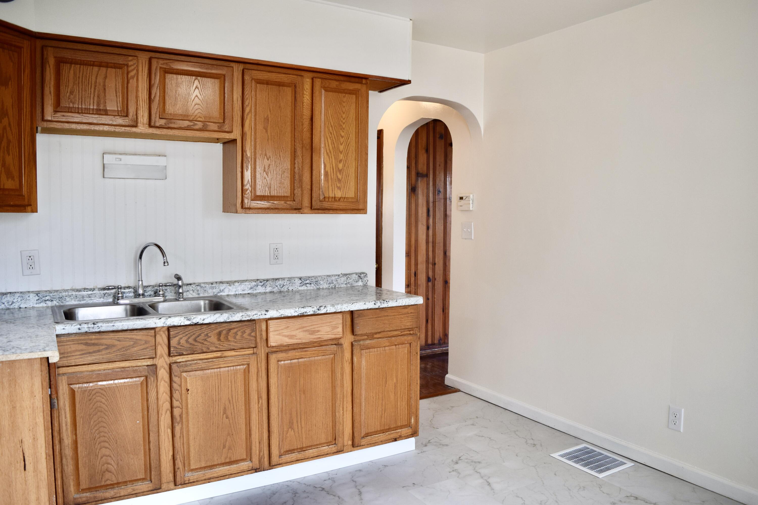 1233 Bellefair, Springfield, Ohio 45506