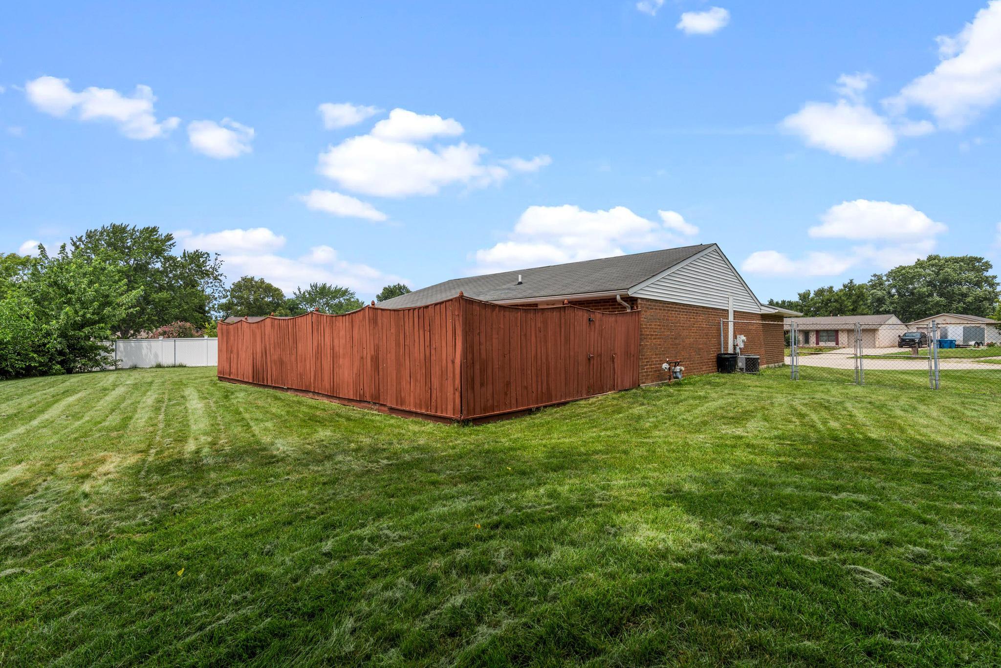 8289 Millspring, Dayton, Ohio 45424