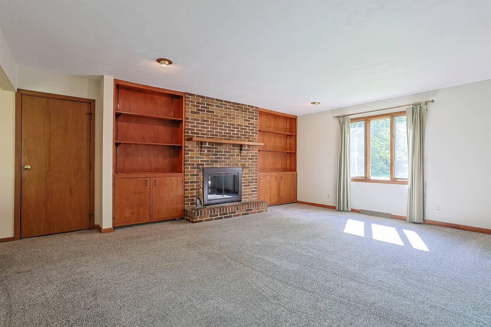 2727 Wellsford, Springfield, Ohio 45503