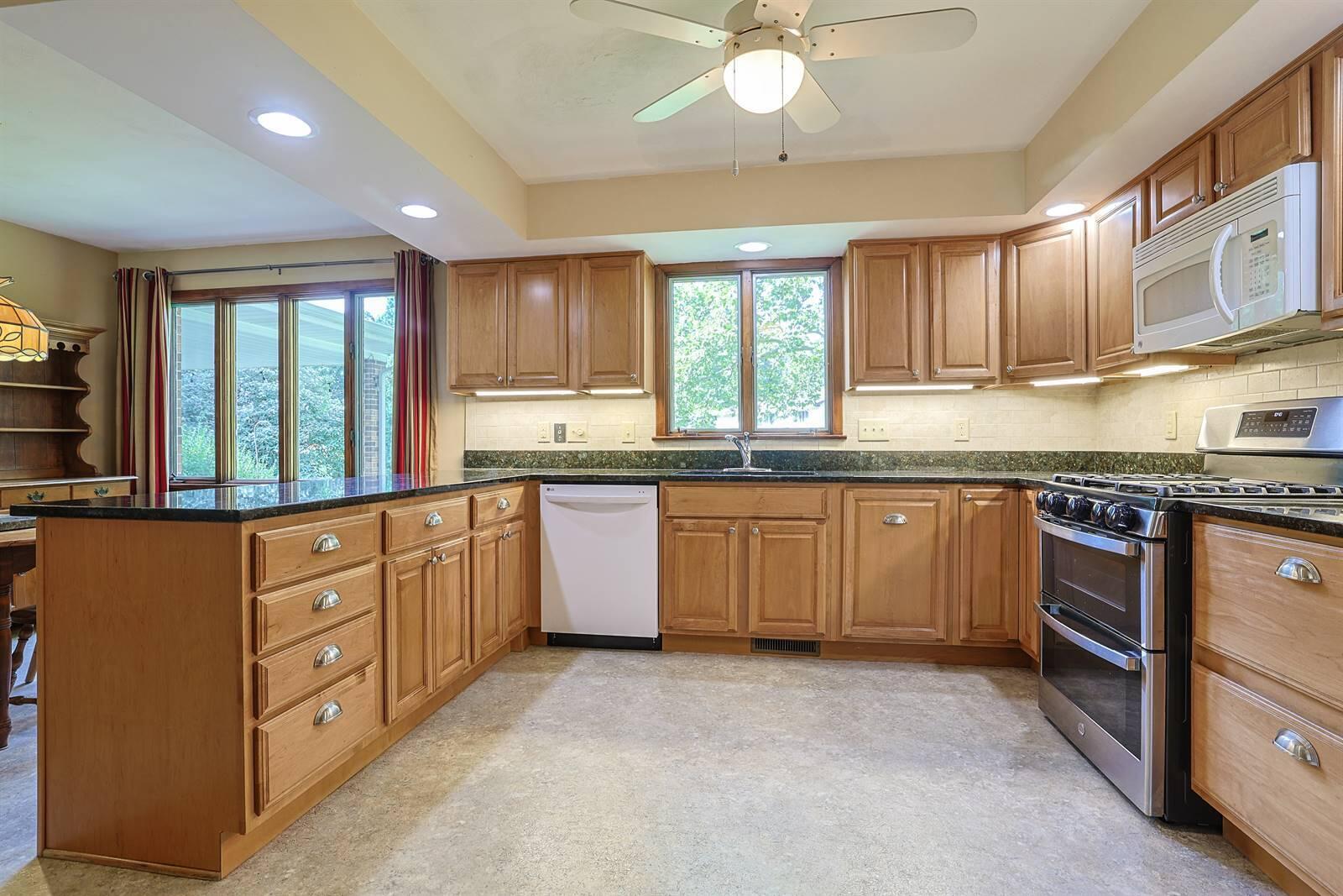 2727 Wellsford, Springfield, Ohio 45503