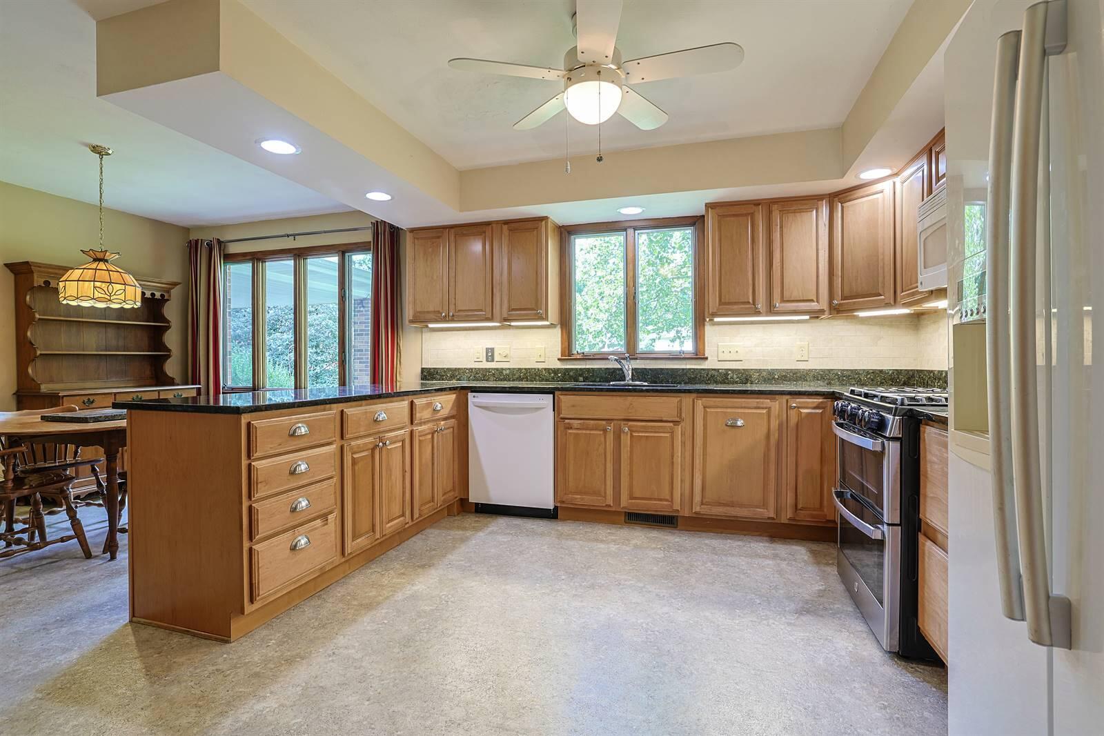 2727 Wellsford, Springfield, Ohio 45503