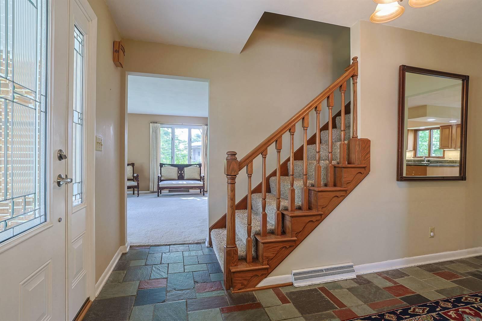 2727 Wellsford, Springfield, Ohio 45503