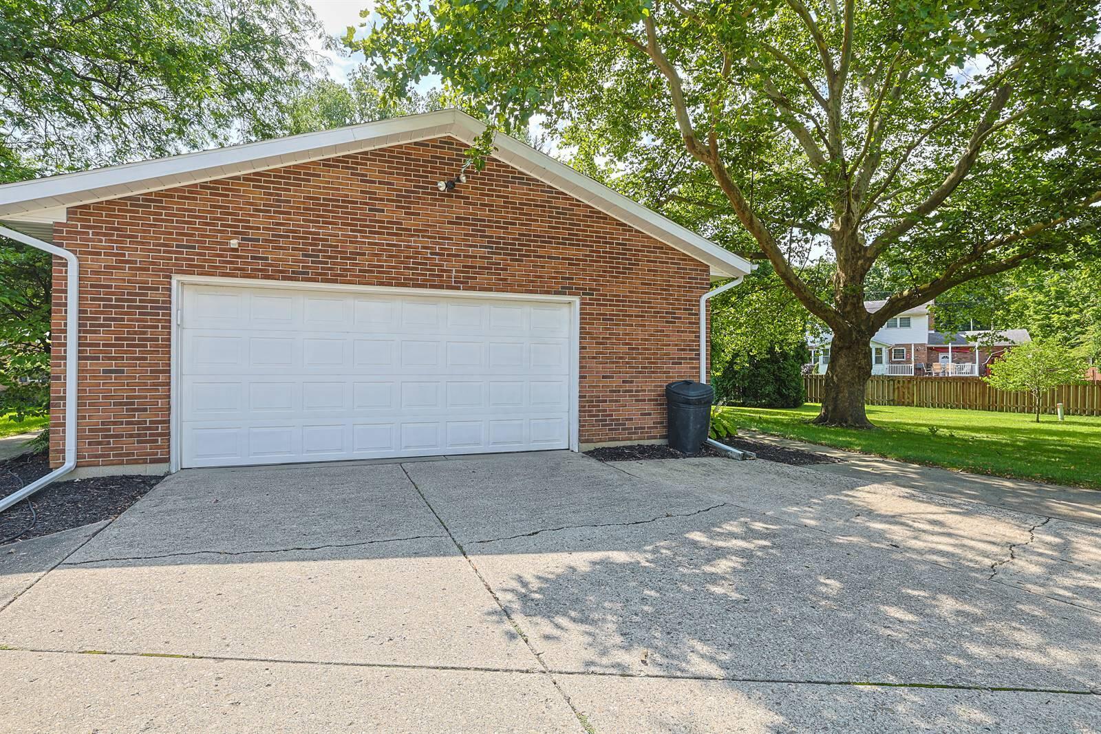 2727 Wellsford, Springfield, Ohio 45503