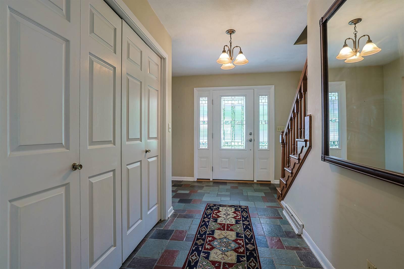 2727 Wellsford, Springfield, Ohio 45503