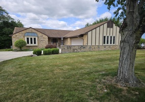 15811 Sunset, Wapakoneta, Ohio 45895, 3 Bedrooms Bedrooms, ,2 BathroomsBathrooms,Residential,For Sale,Sunset,1047219
