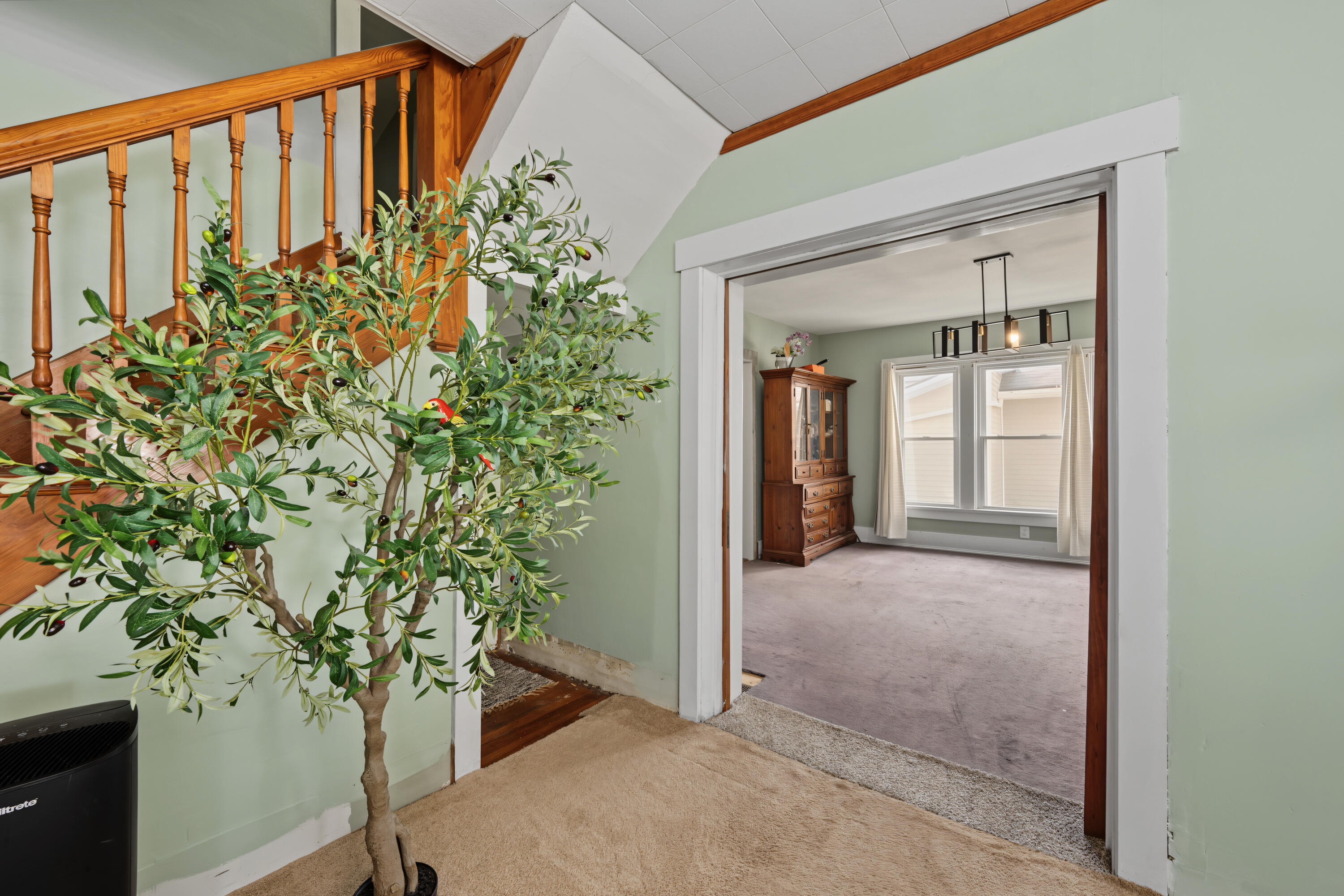11 Main, Christiansburg, Ohio 45389