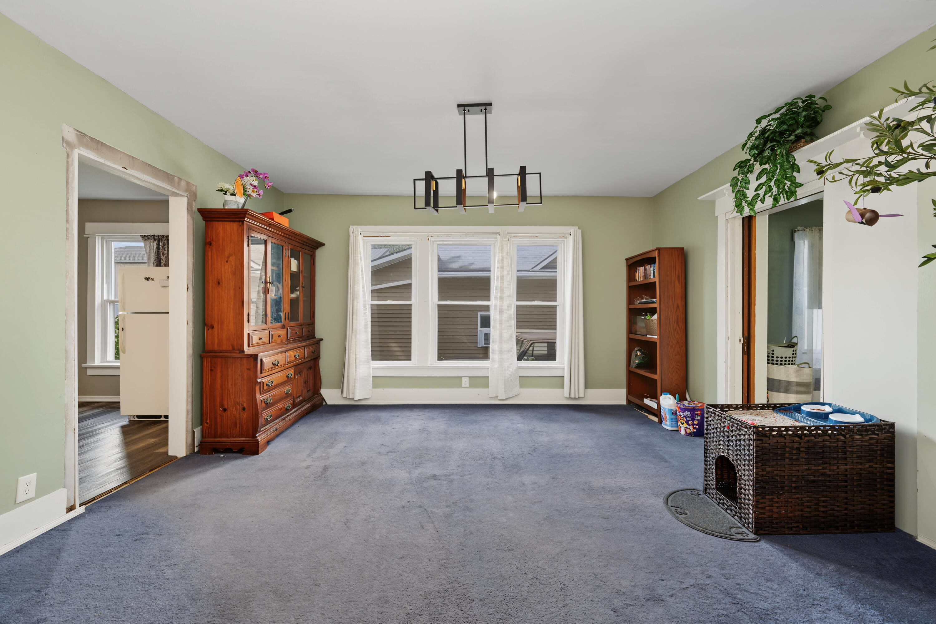 11 Main, Christiansburg, Ohio 45389