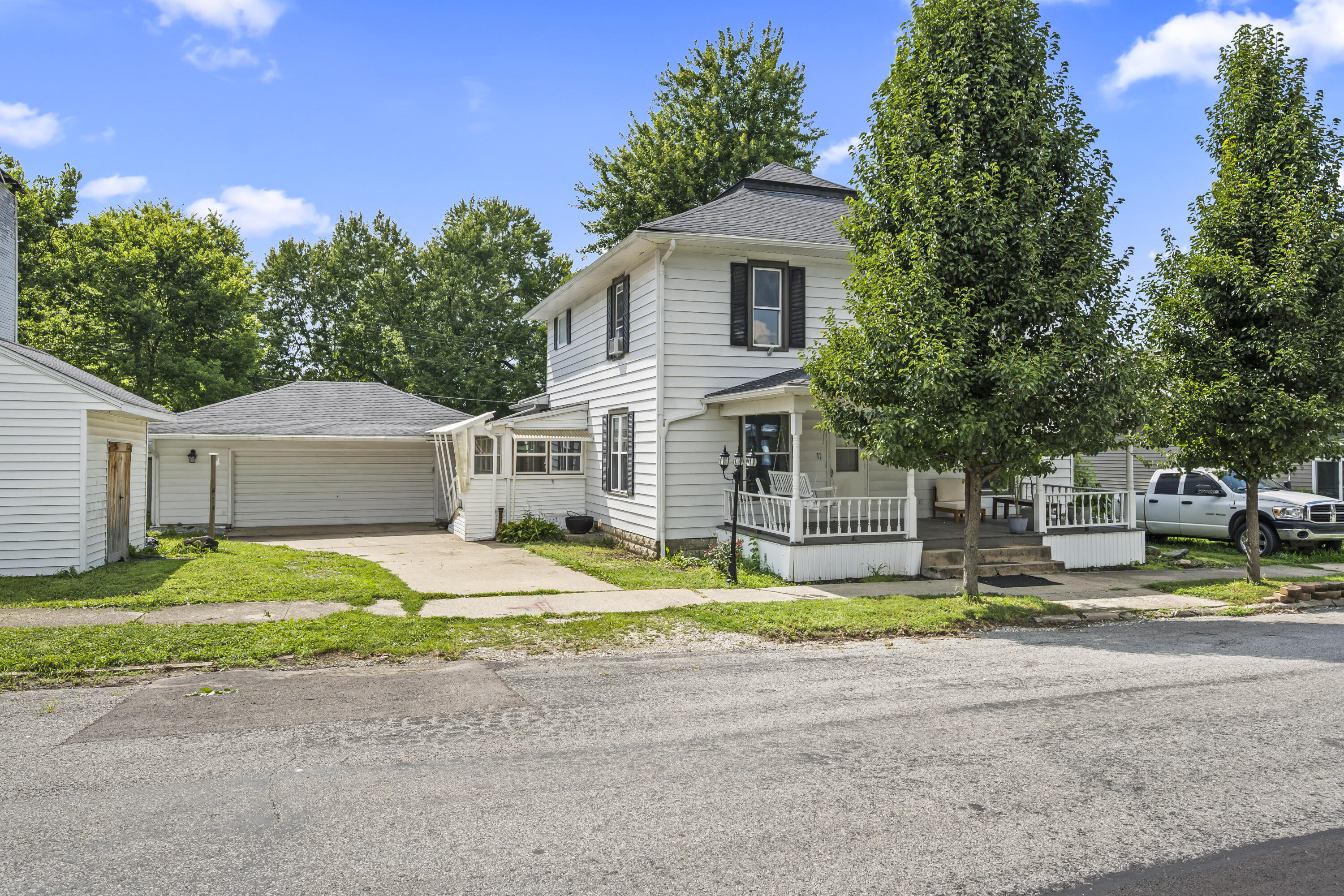 11 Main, Christiansburg, Ohio 45389