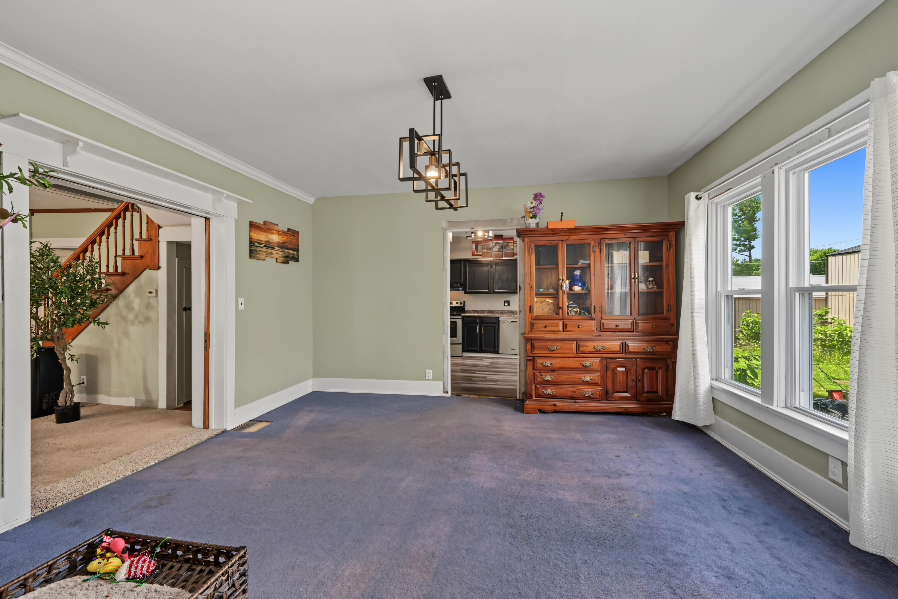 11 Main, Christiansburg, Ohio 45389