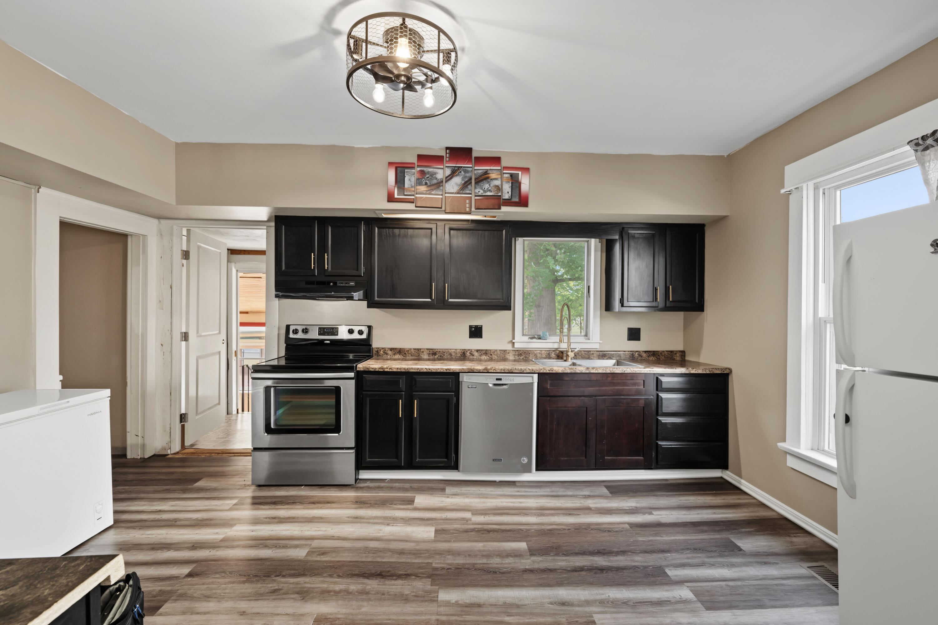 11 Main, Christiansburg, Ohio 45389