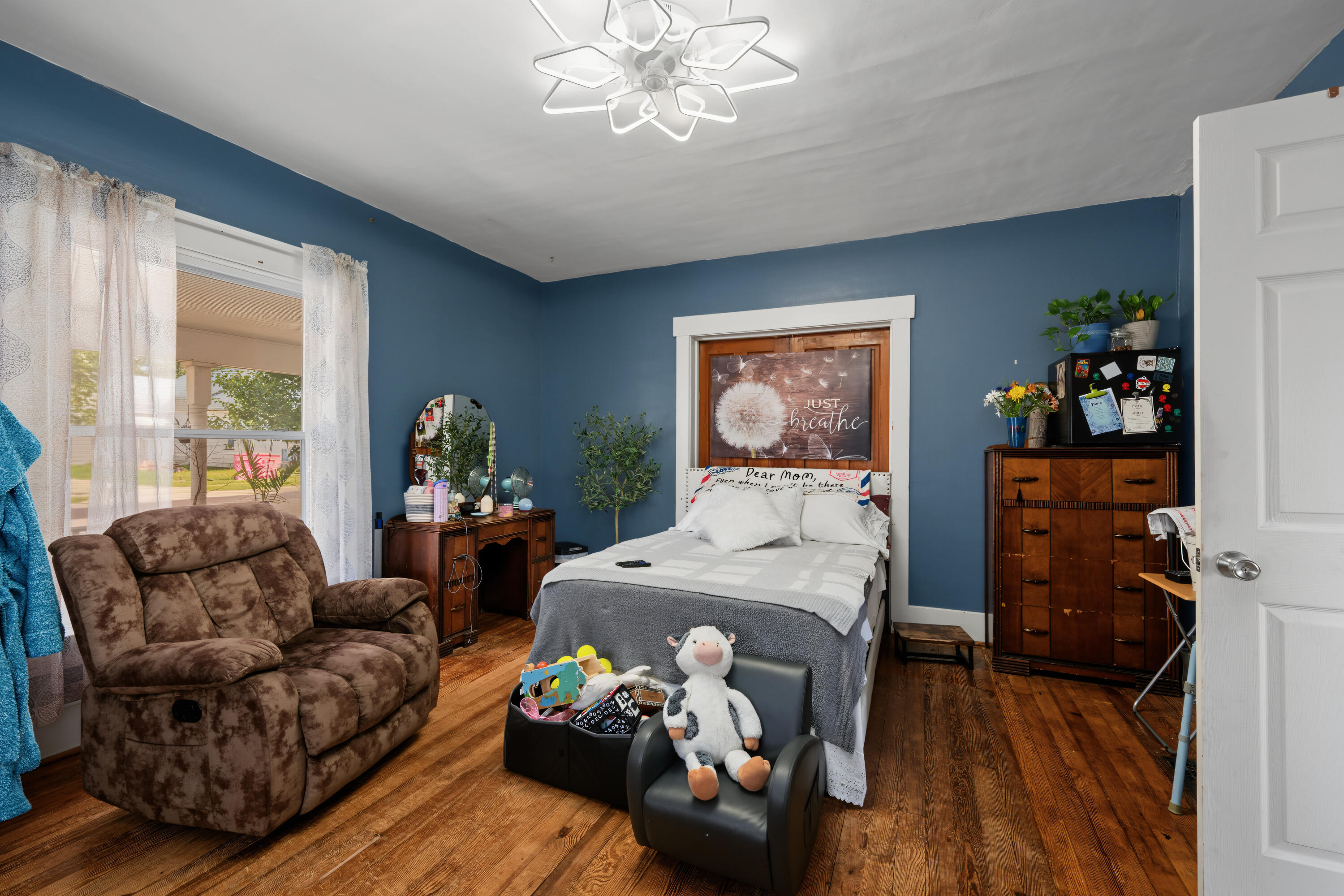 11 Main, Christiansburg, Ohio 45389