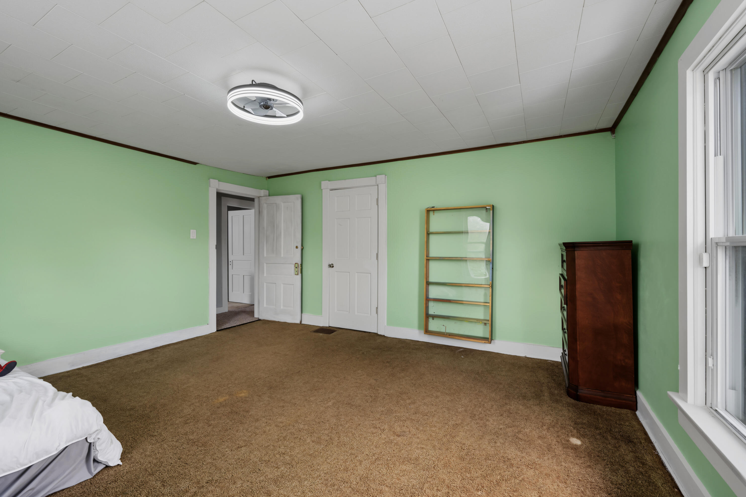11 Main, Christiansburg, Ohio 45389