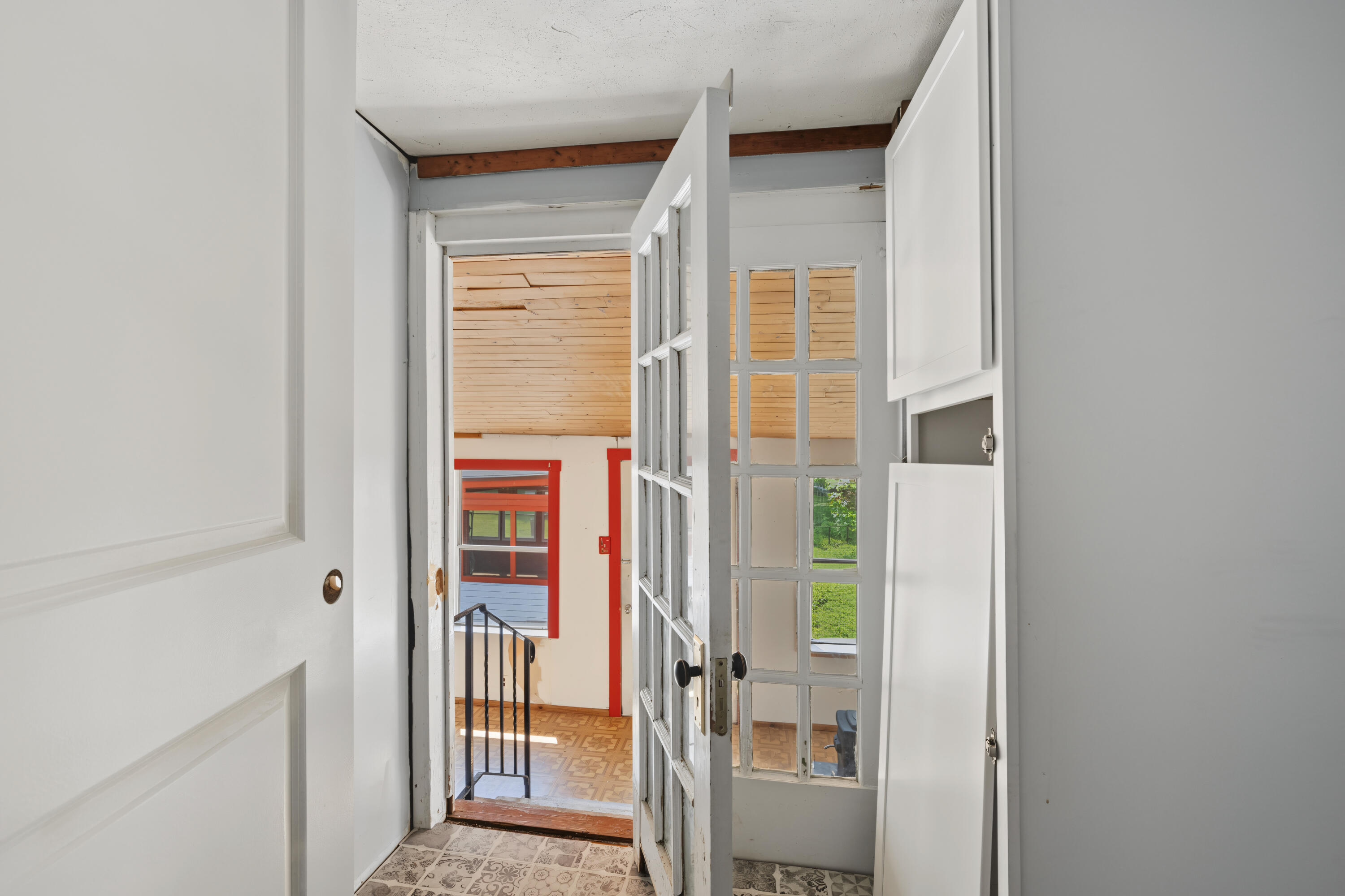 11 Main, Christiansburg, Ohio 45389
