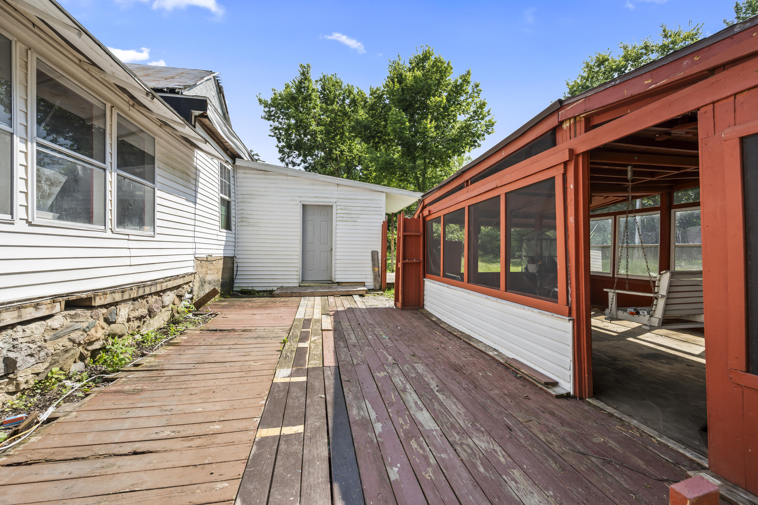 11 Main, Christiansburg, Ohio 45389