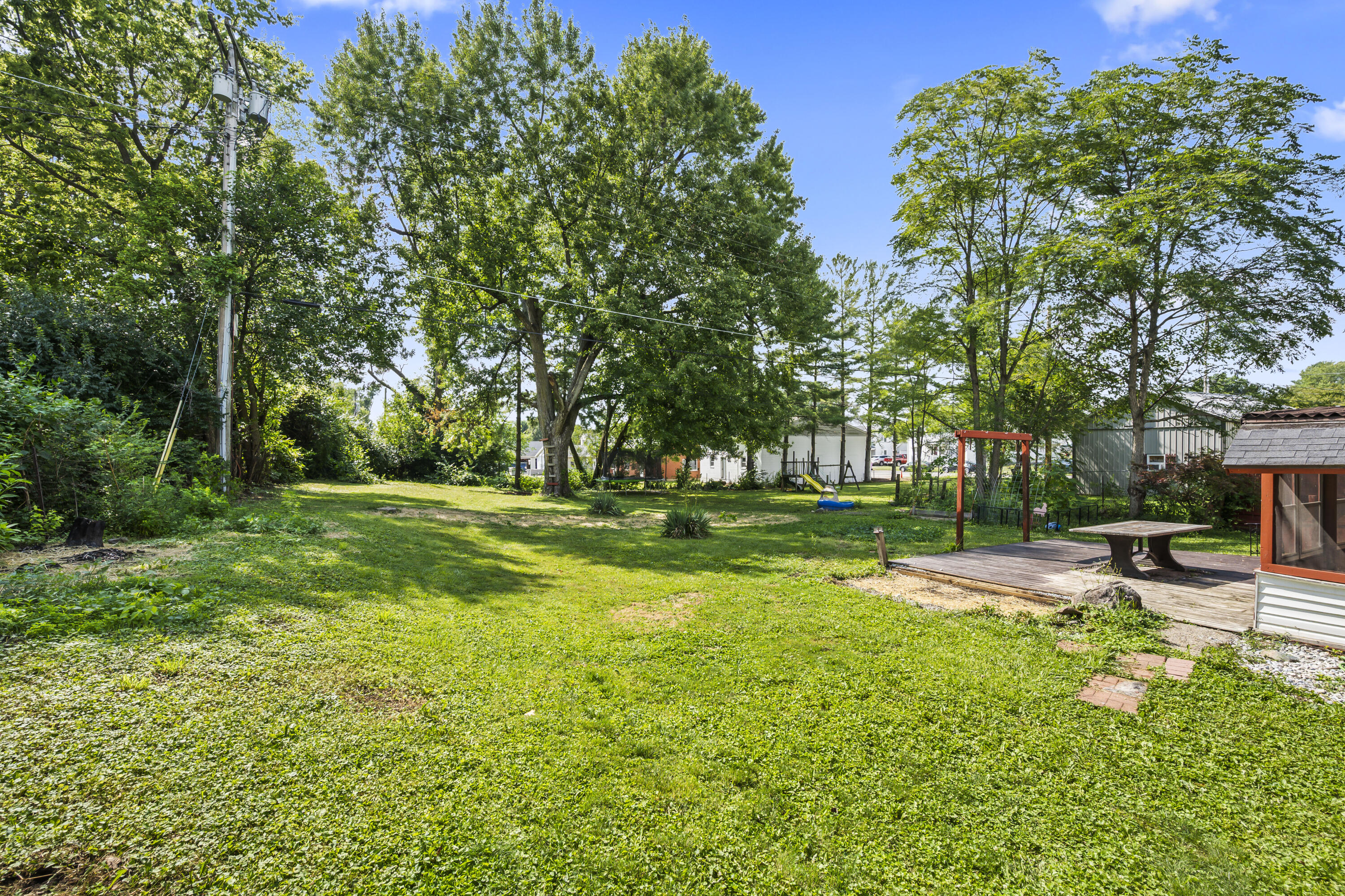 11 Main, Christiansburg, Ohio 45389