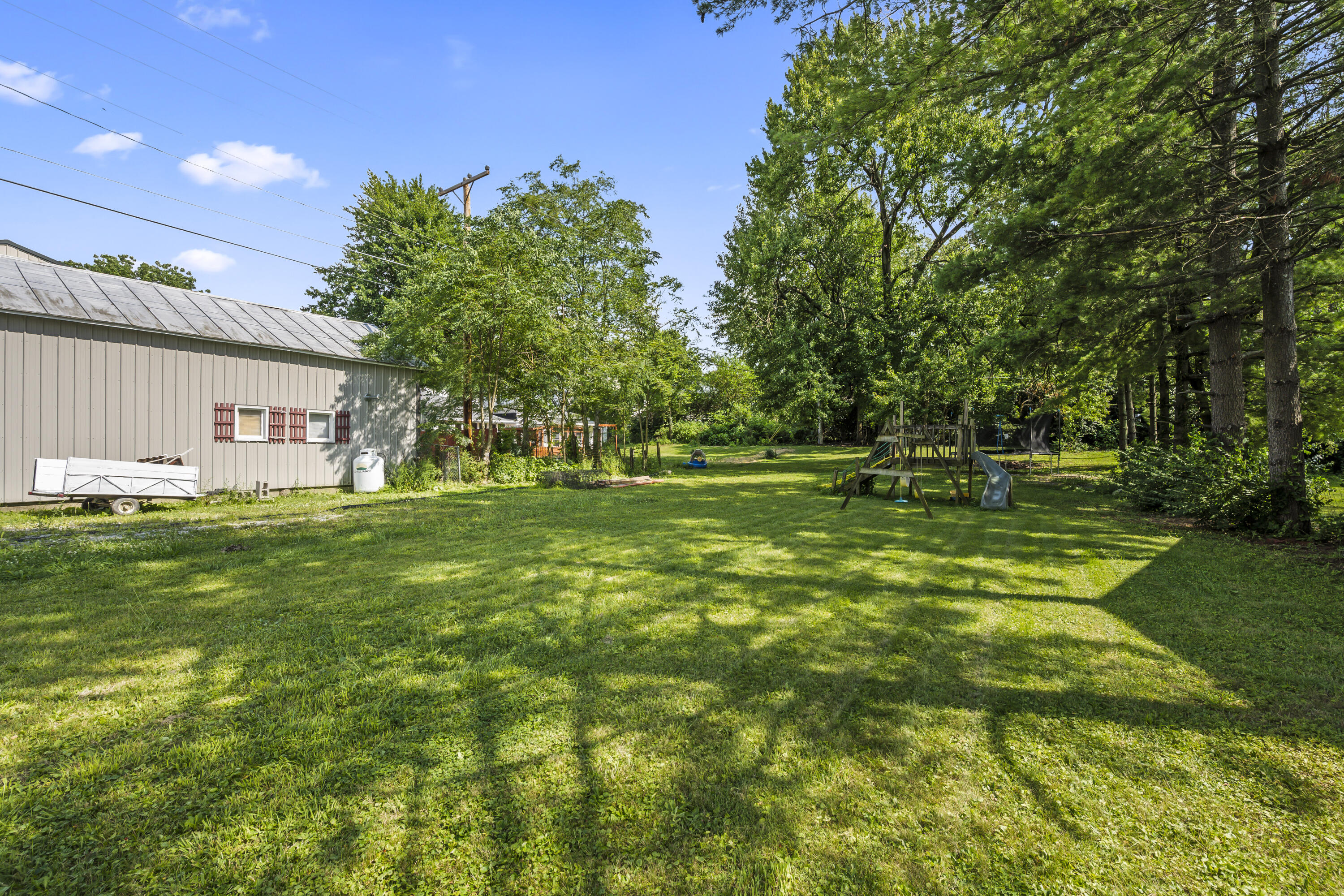 11 Main, Christiansburg, Ohio 45389
