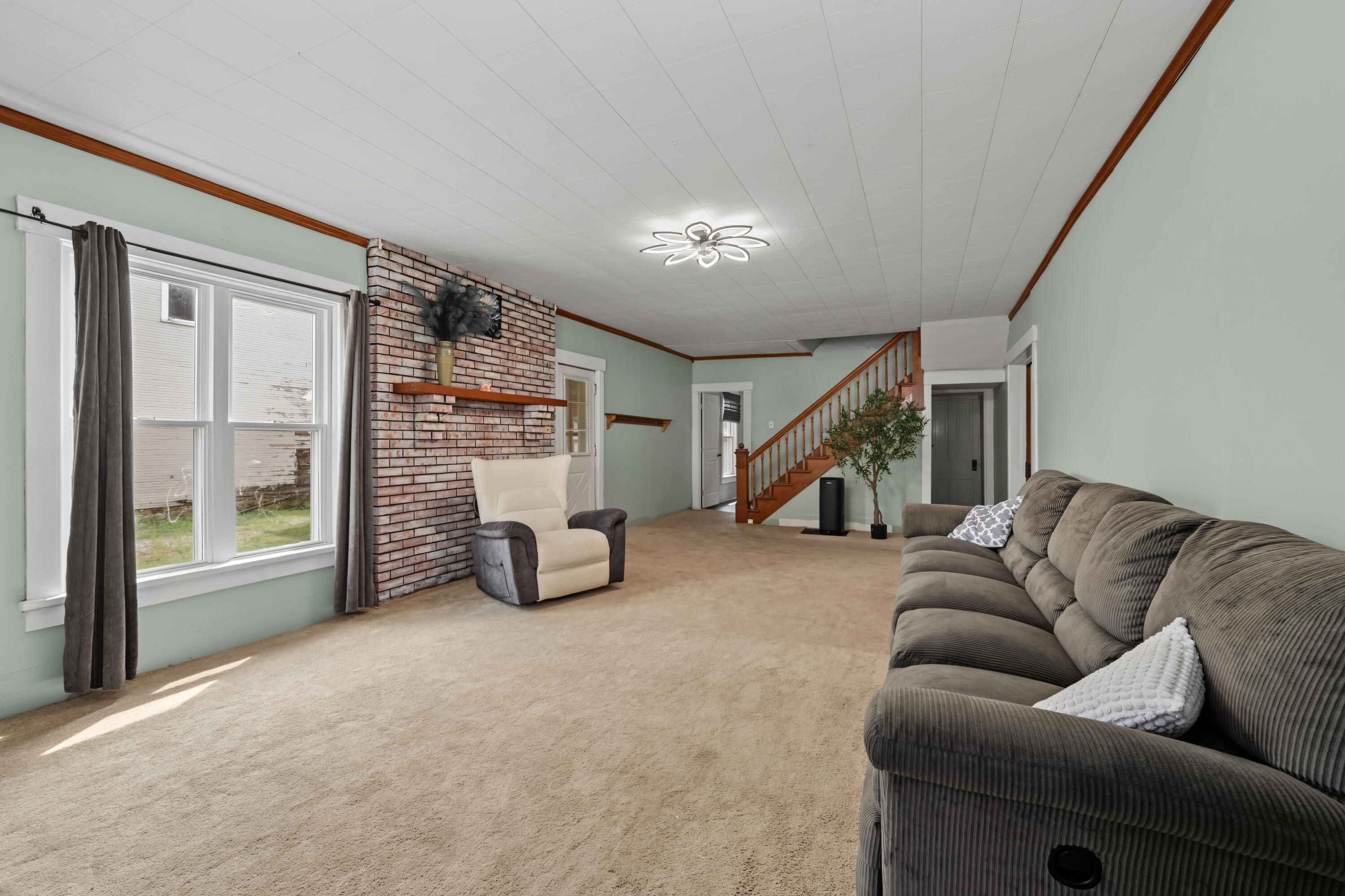 11 Main, Christiansburg, Ohio 45389