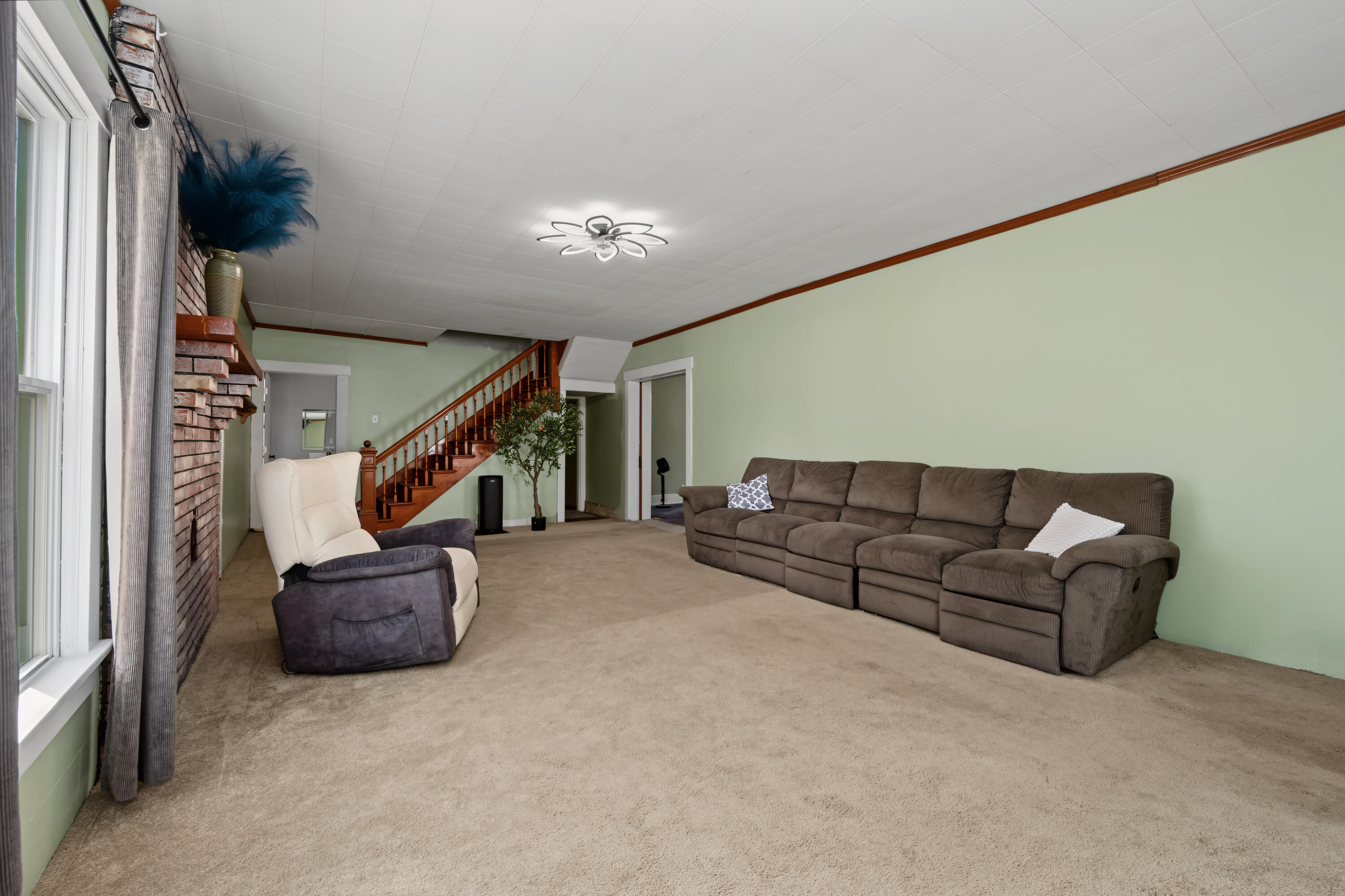 11 Main, Christiansburg, Ohio 45389