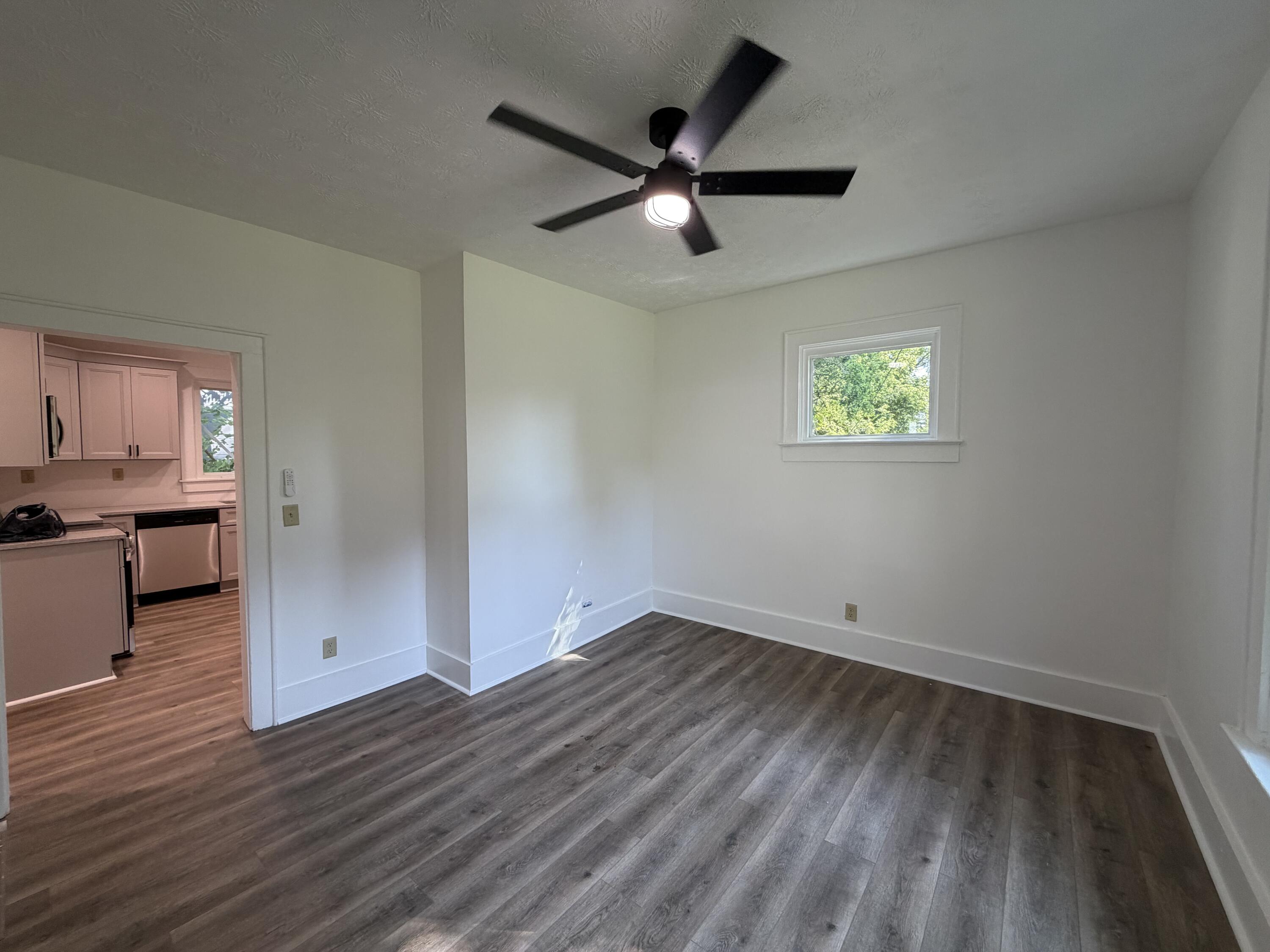 930 Avondale, Springfield, Ohio 45503