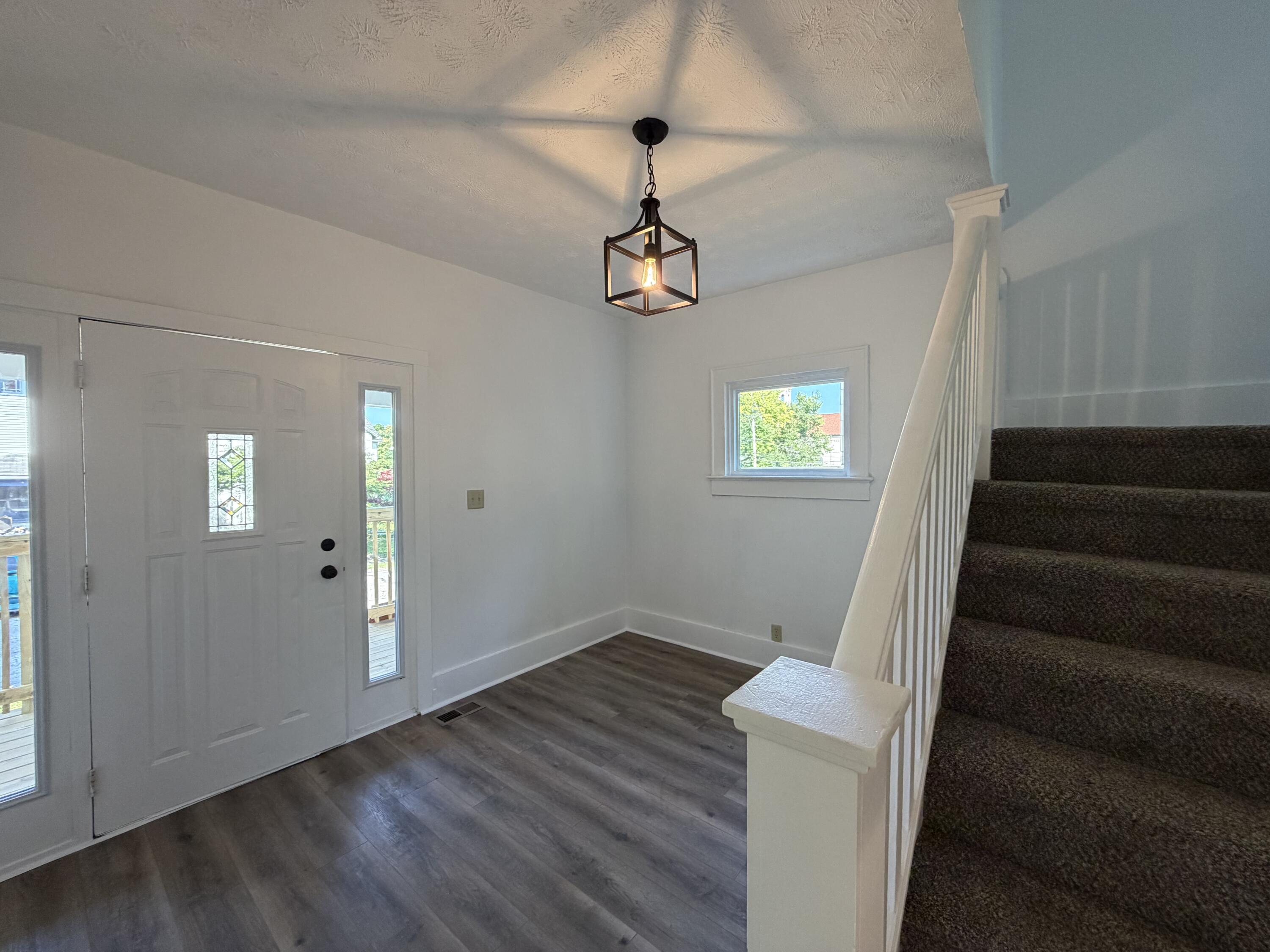 930 Avondale, Springfield, Ohio 45503