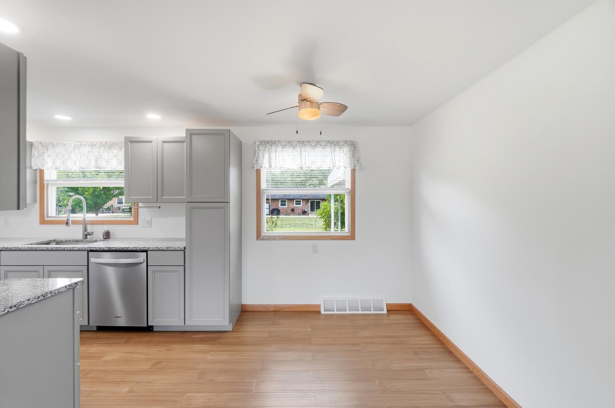 4209 Helena, Springfield, Ohio 45503