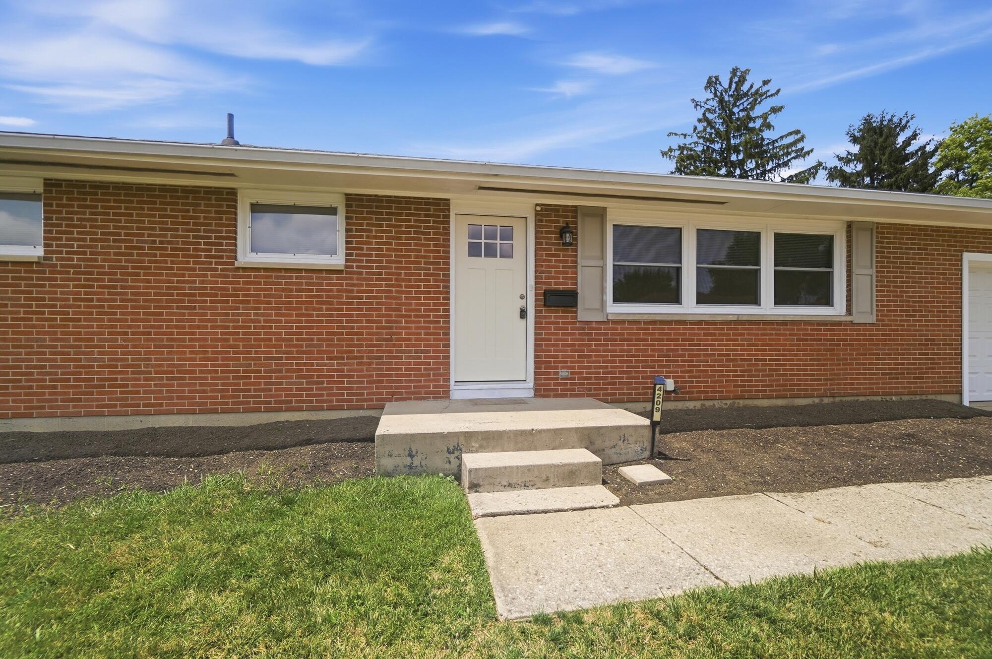 4209 Helena, Springfield, Ohio 45503