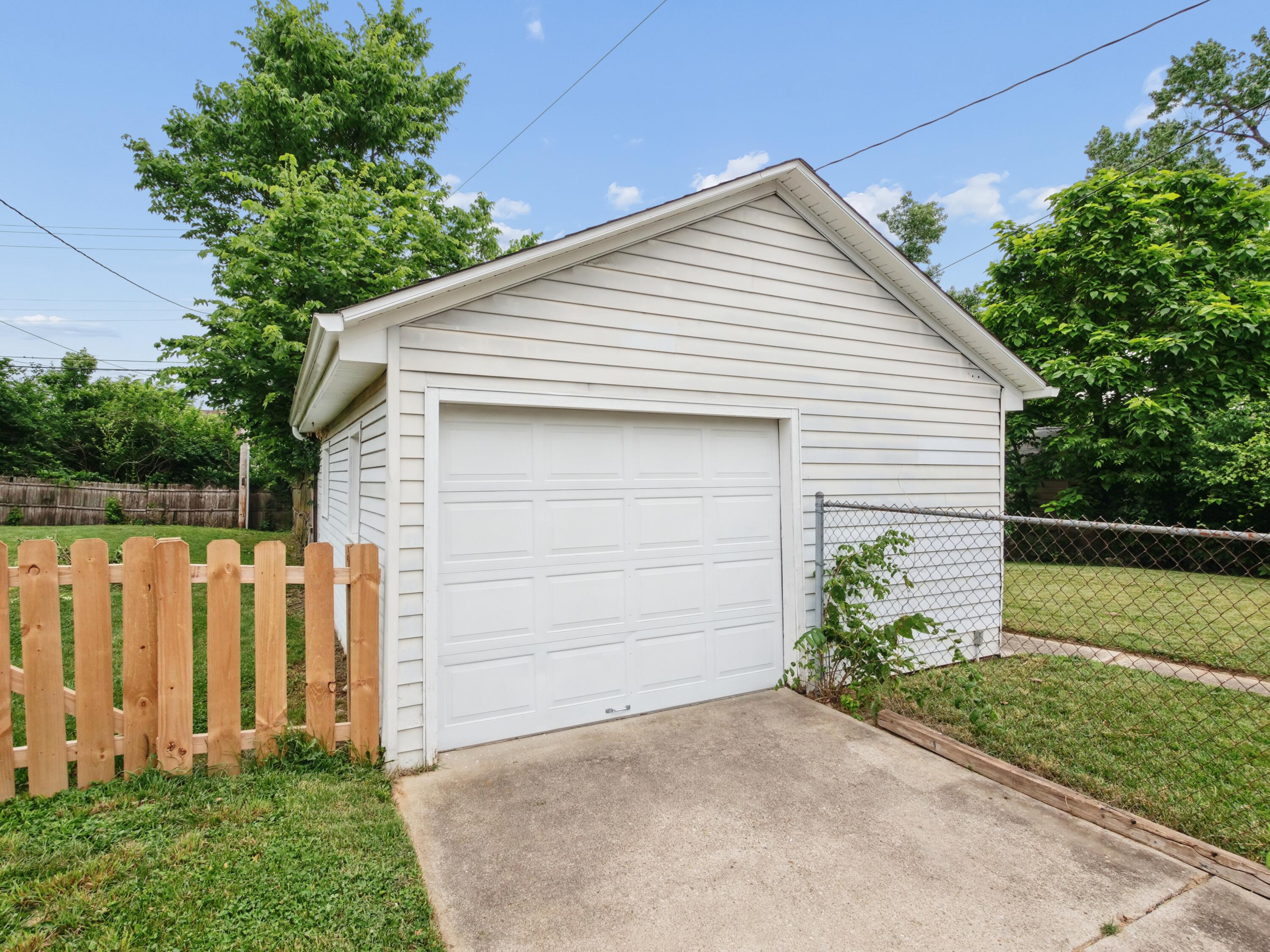 1815 Fieldstone, Dayton, Ohio 45414