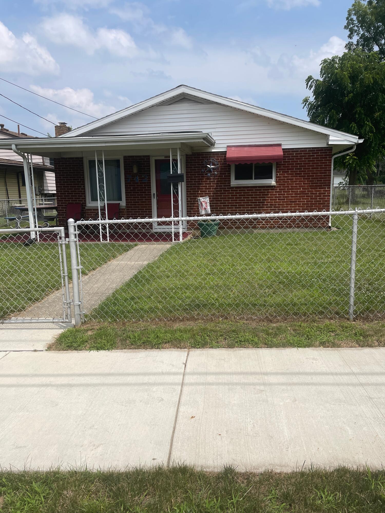 742 Montgomery, Springfield, Ohio 45506