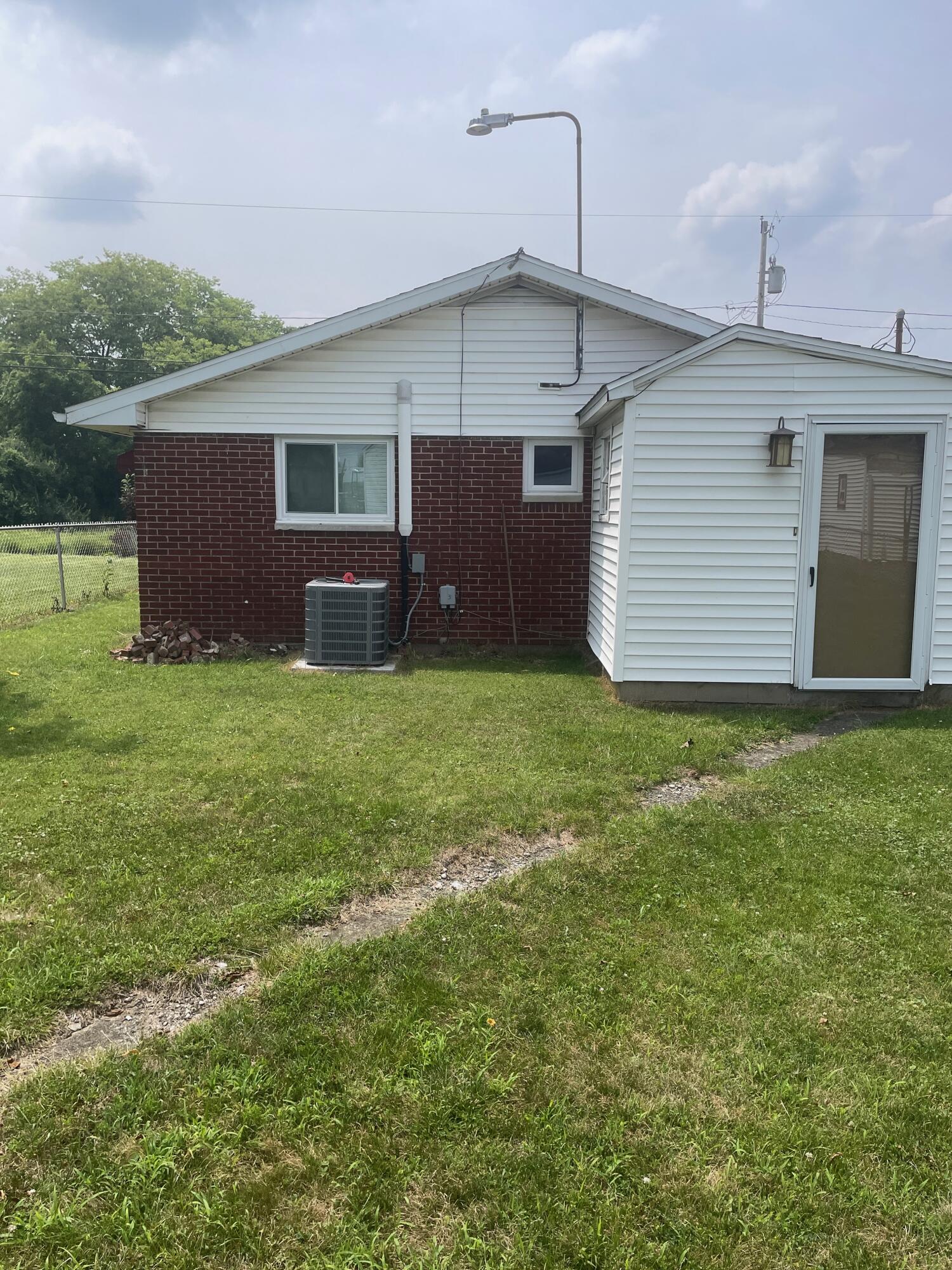 742 Montgomery, Springfield, Ohio 45506