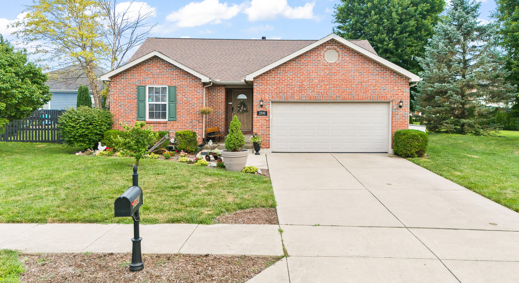 2490 Meadowpoint, Troy, Ohio 45373