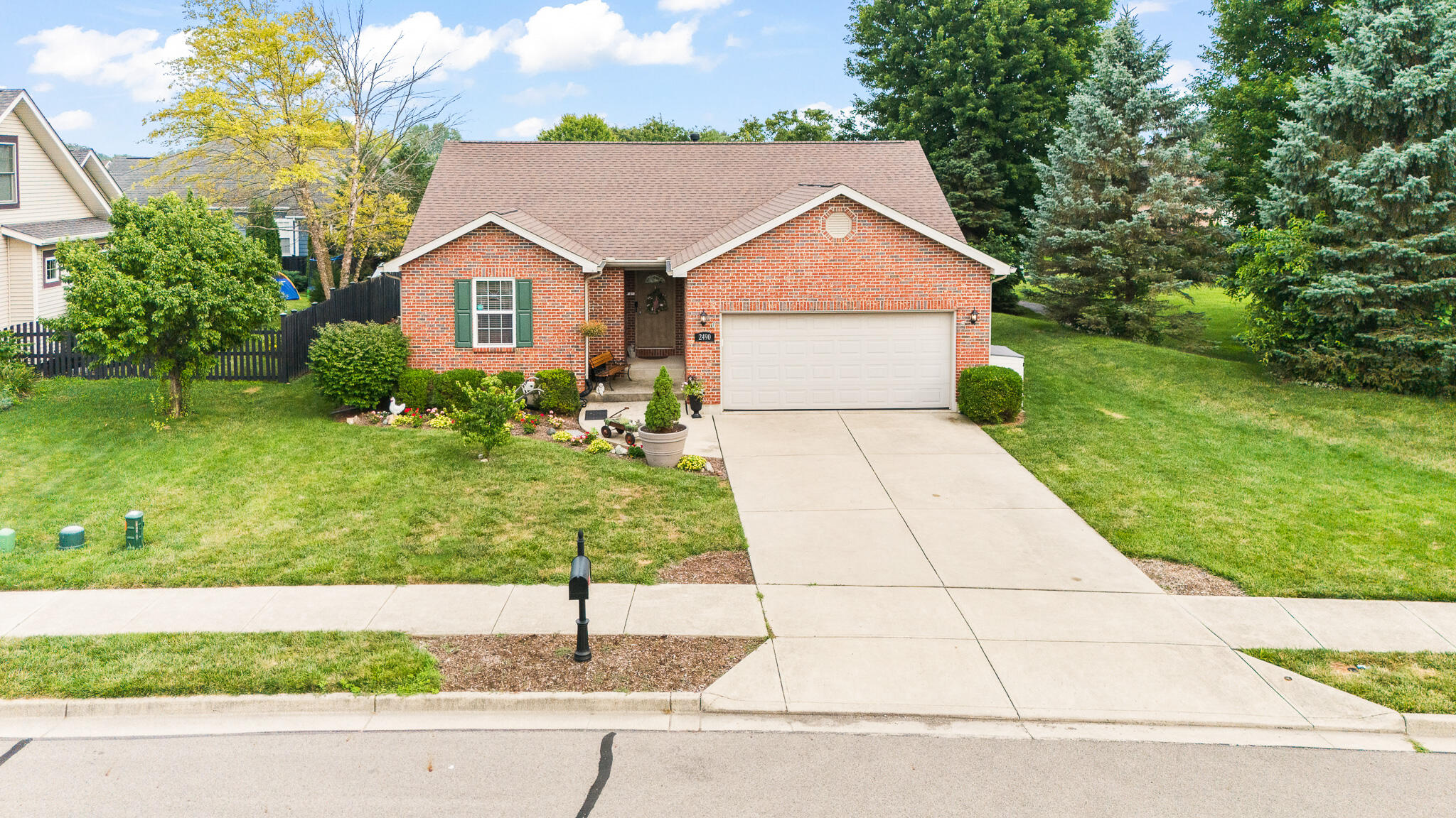 2490 Meadowpoint, Troy, Ohio 45373