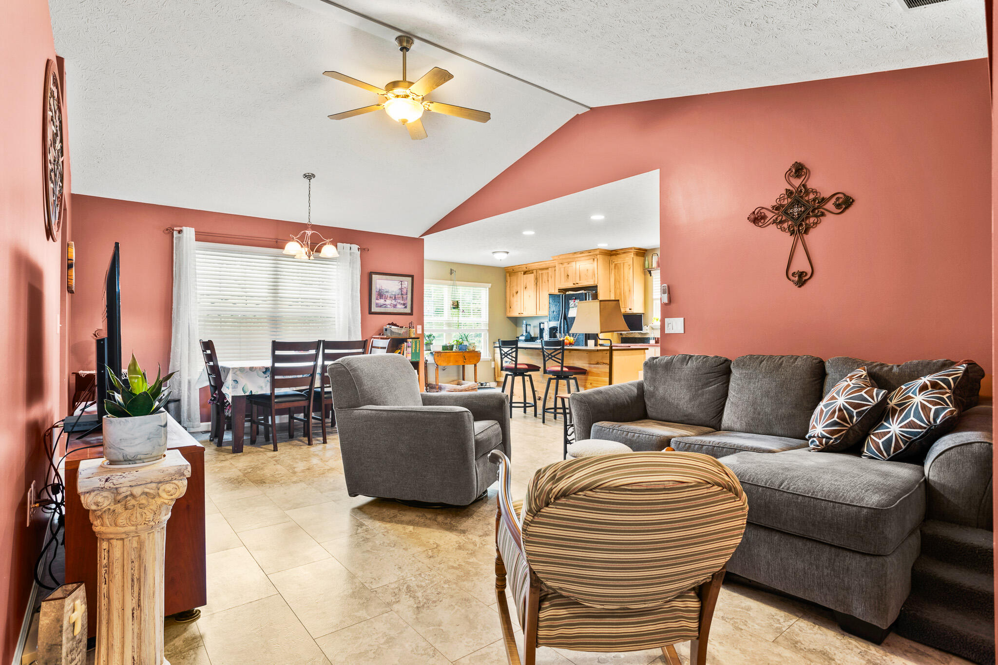 2490 Meadowpoint, Troy, Ohio 45373