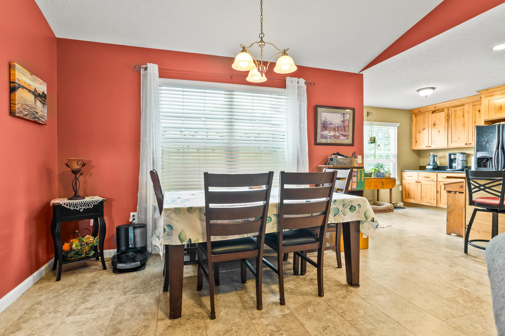 2490 Meadowpoint, Troy, Ohio 45373