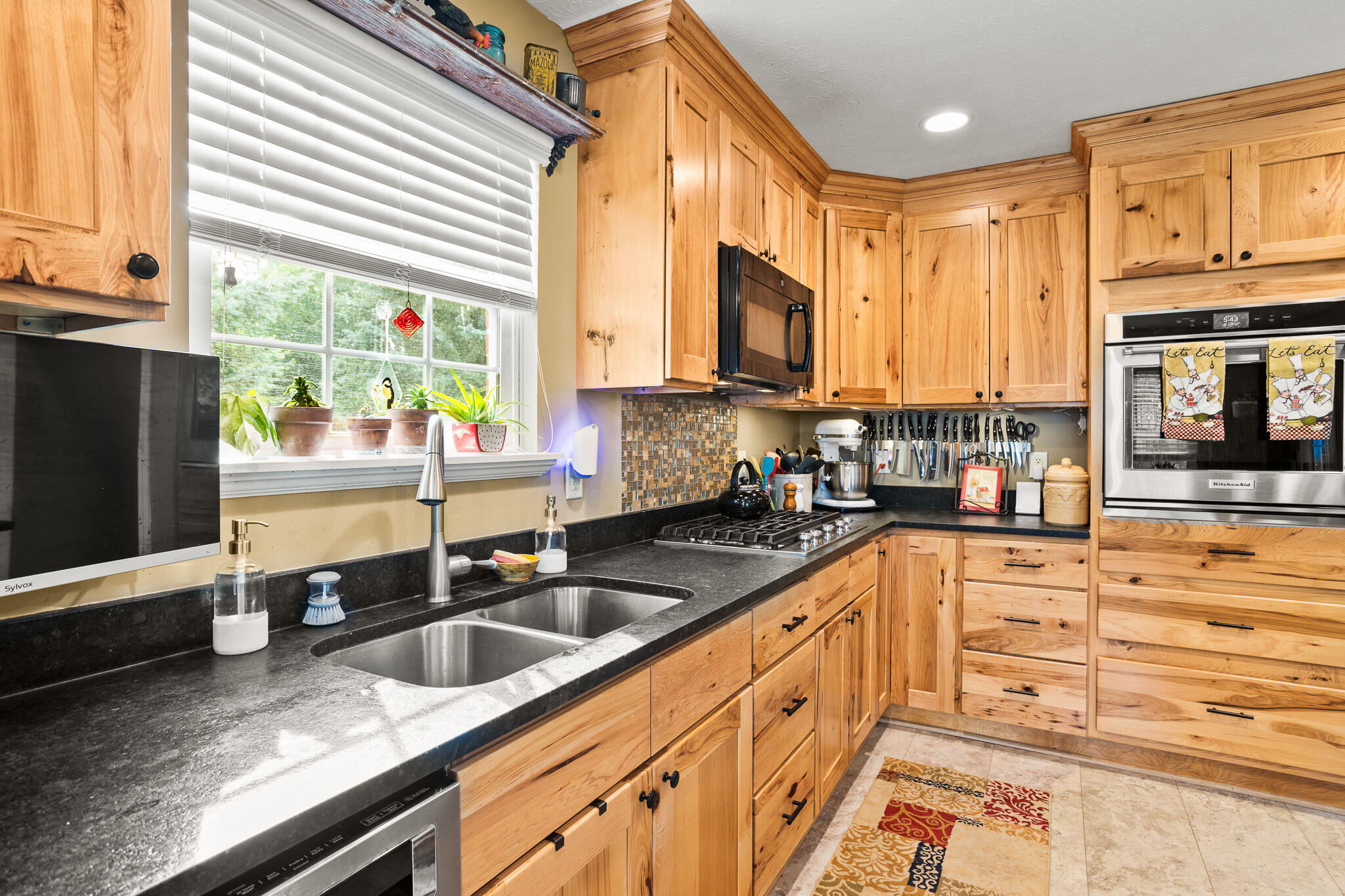 2490 Meadowpoint, Troy, Ohio 45373