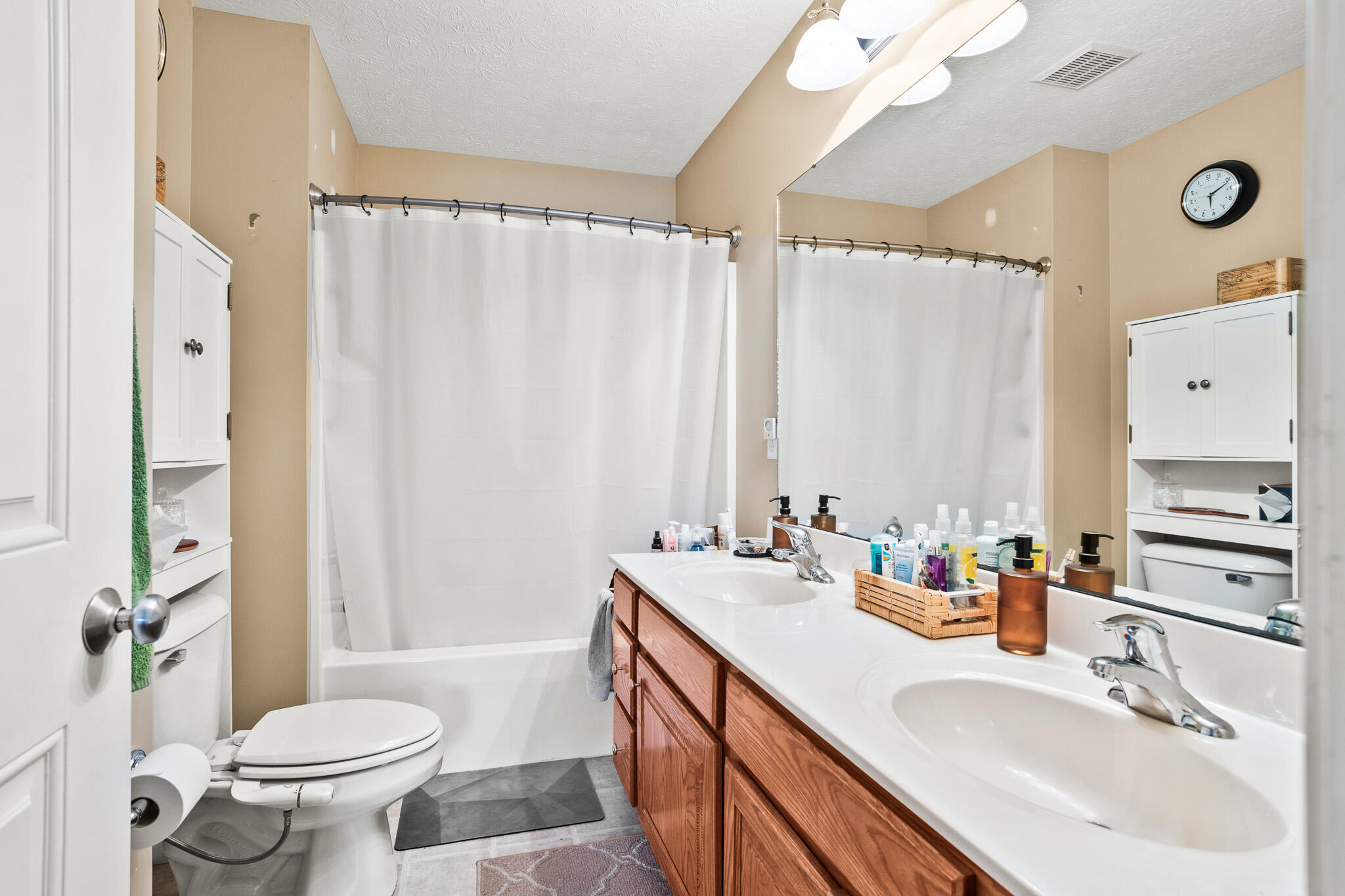 2490 Meadowpoint, Troy, Ohio 45373