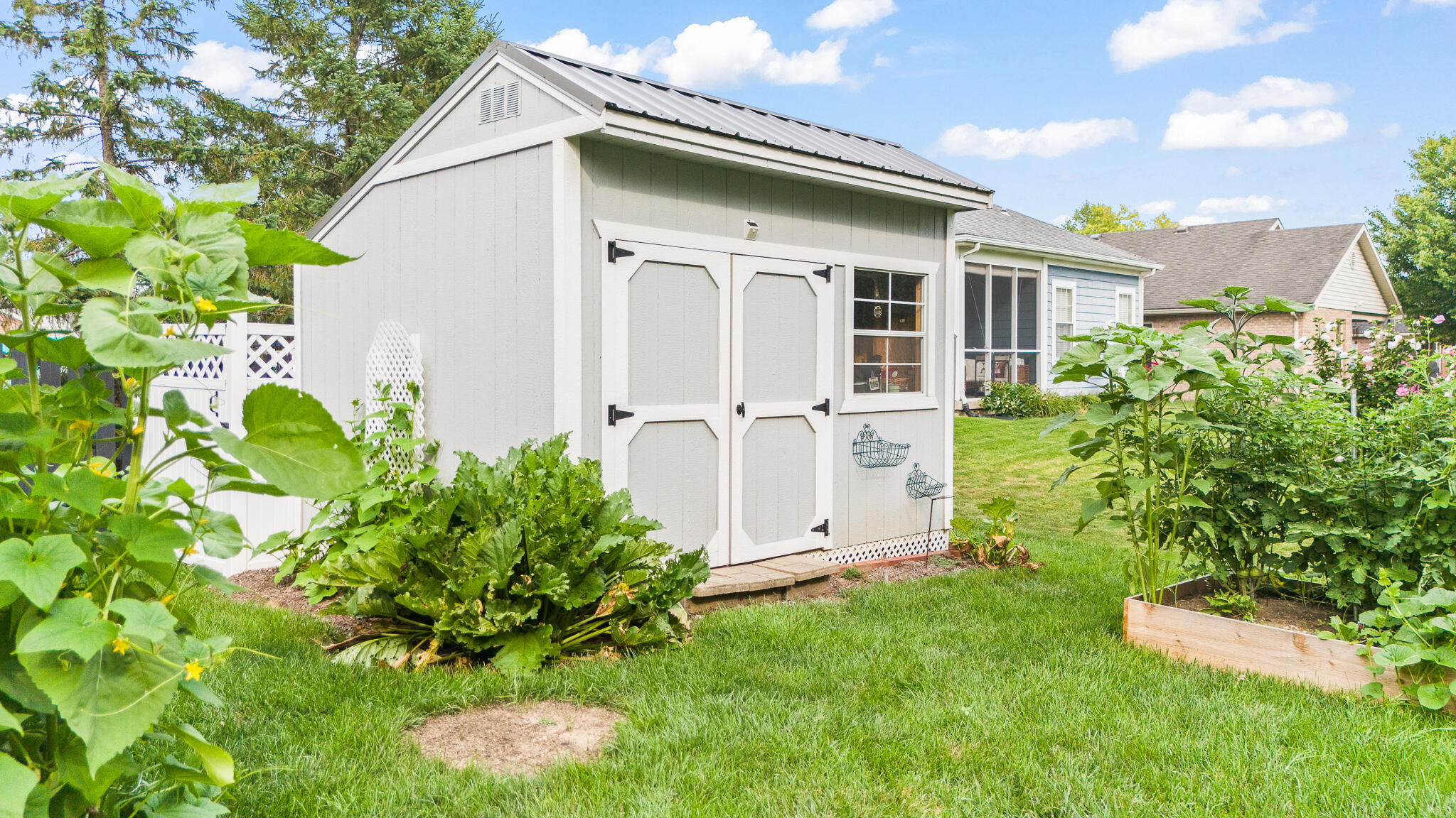 2490 Meadowpoint, Troy, Ohio 45373