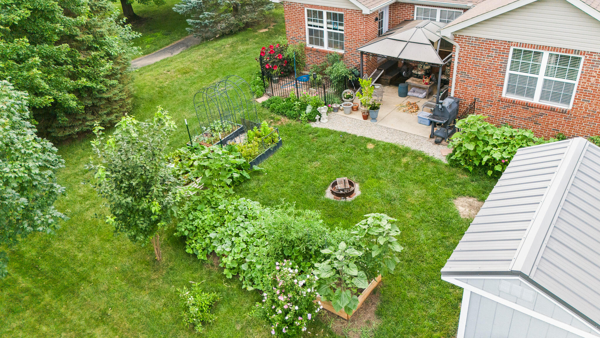 2490 Meadowpoint, Troy, Ohio 45373