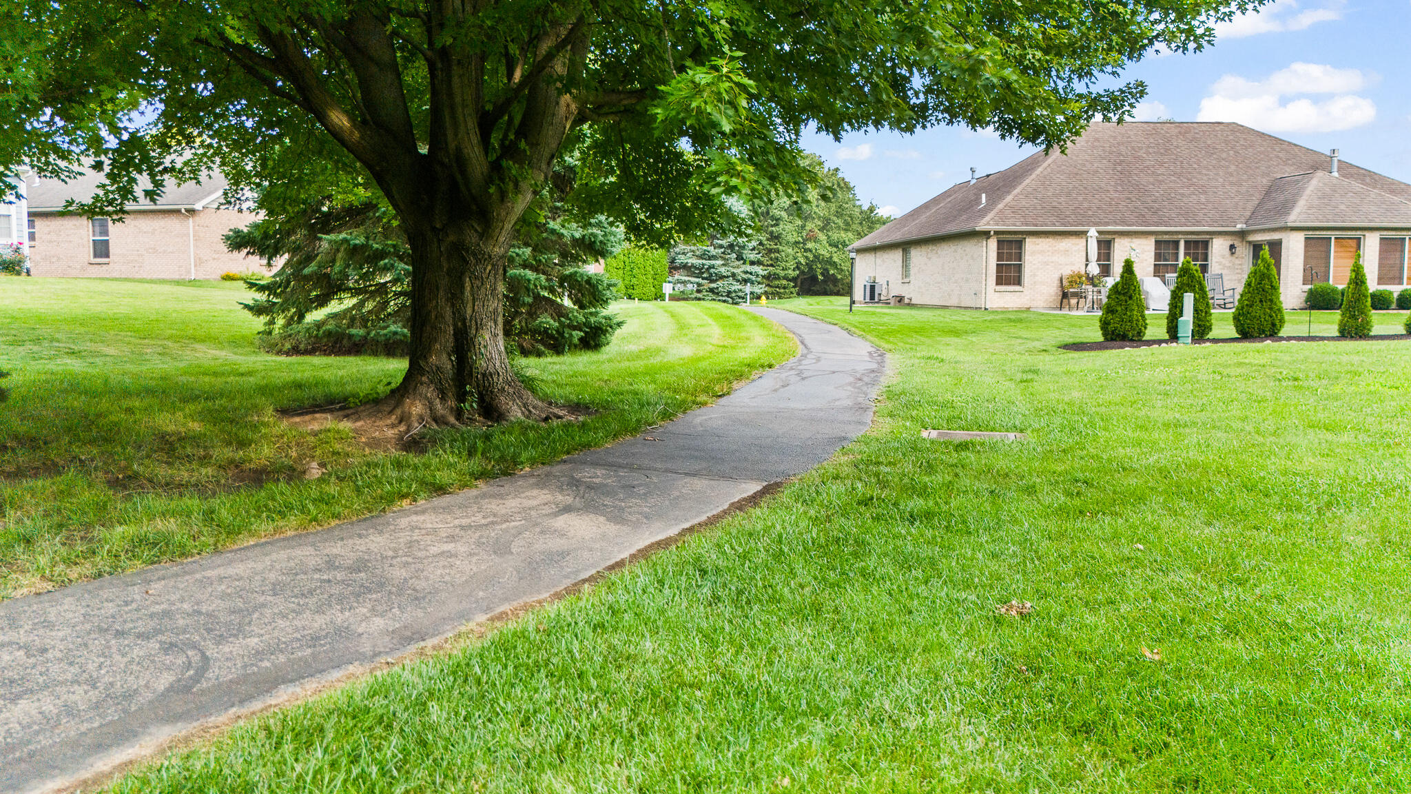 2490 Meadowpoint, Troy, Ohio 45373