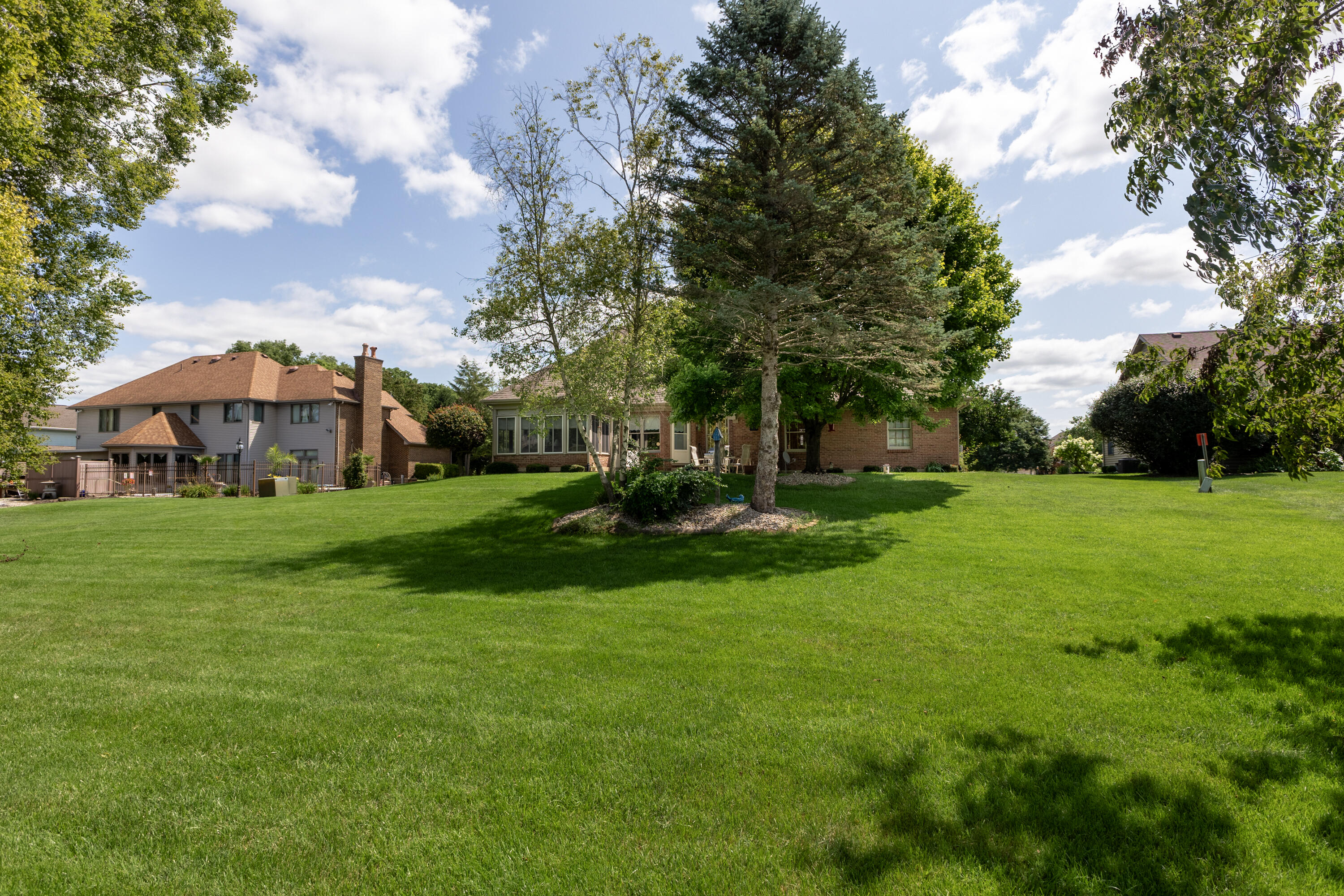 2464 Shenandoah, Troy, Ohio 45373