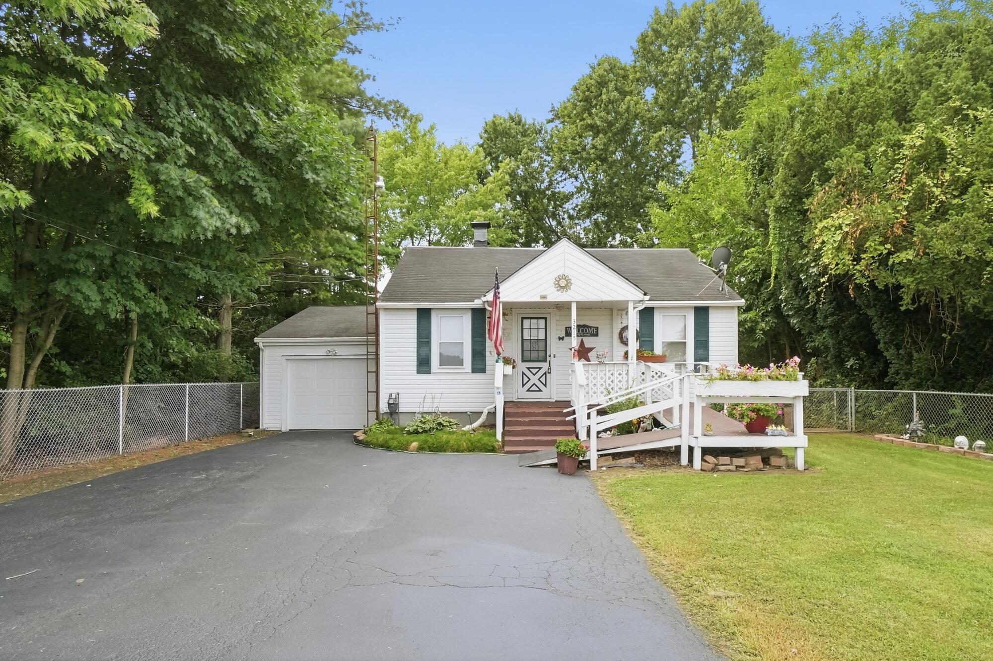 3215 Saint Paris, Springfield, Ohio 45504