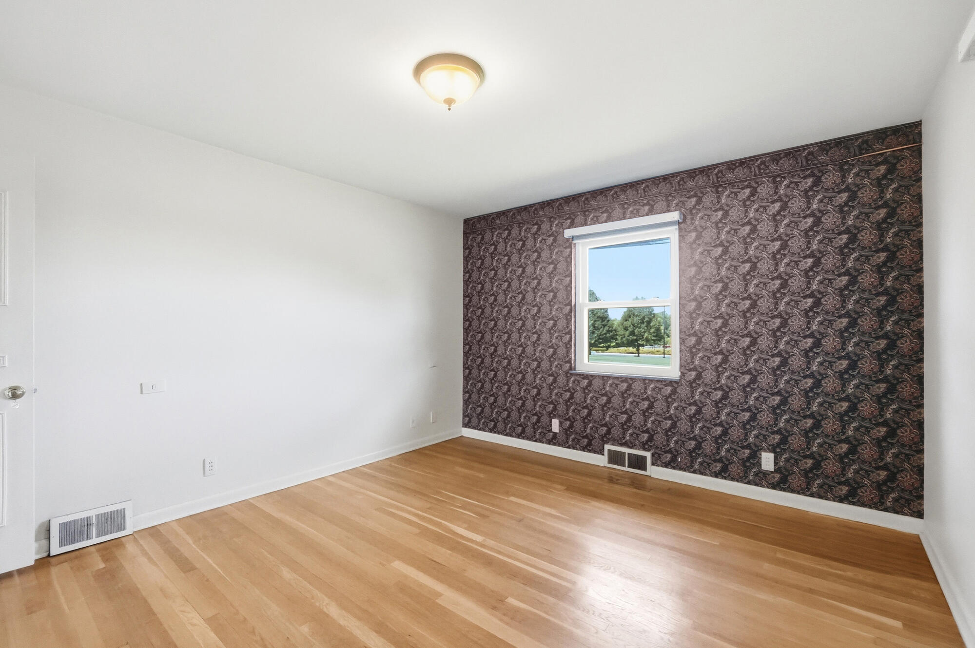 1770 Saint Paris, Springfield, Ohio 45504