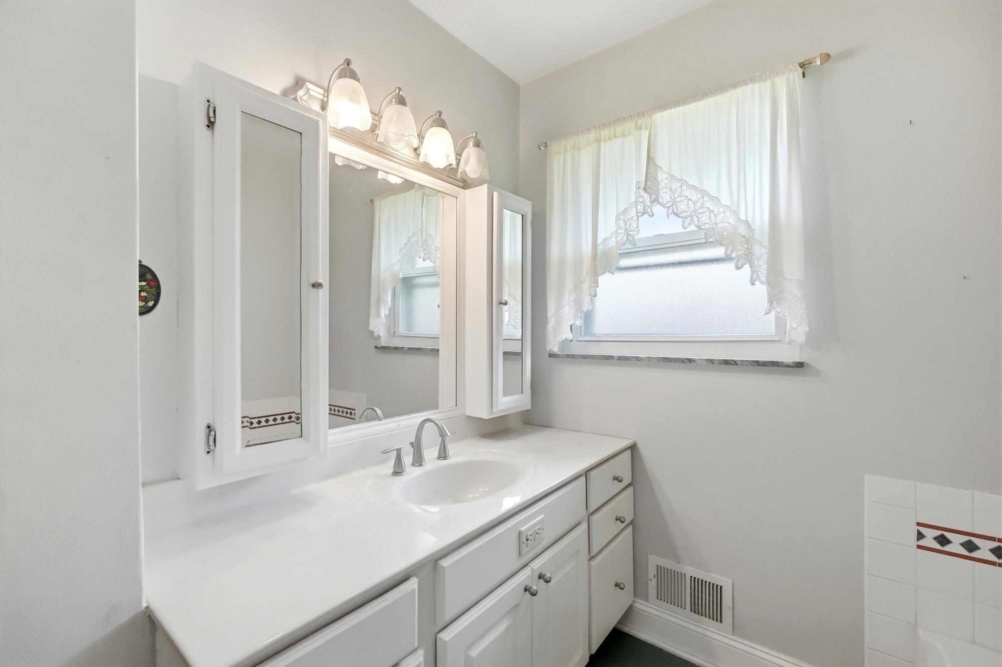 1770 Saint Paris, Springfield, Ohio 45504
