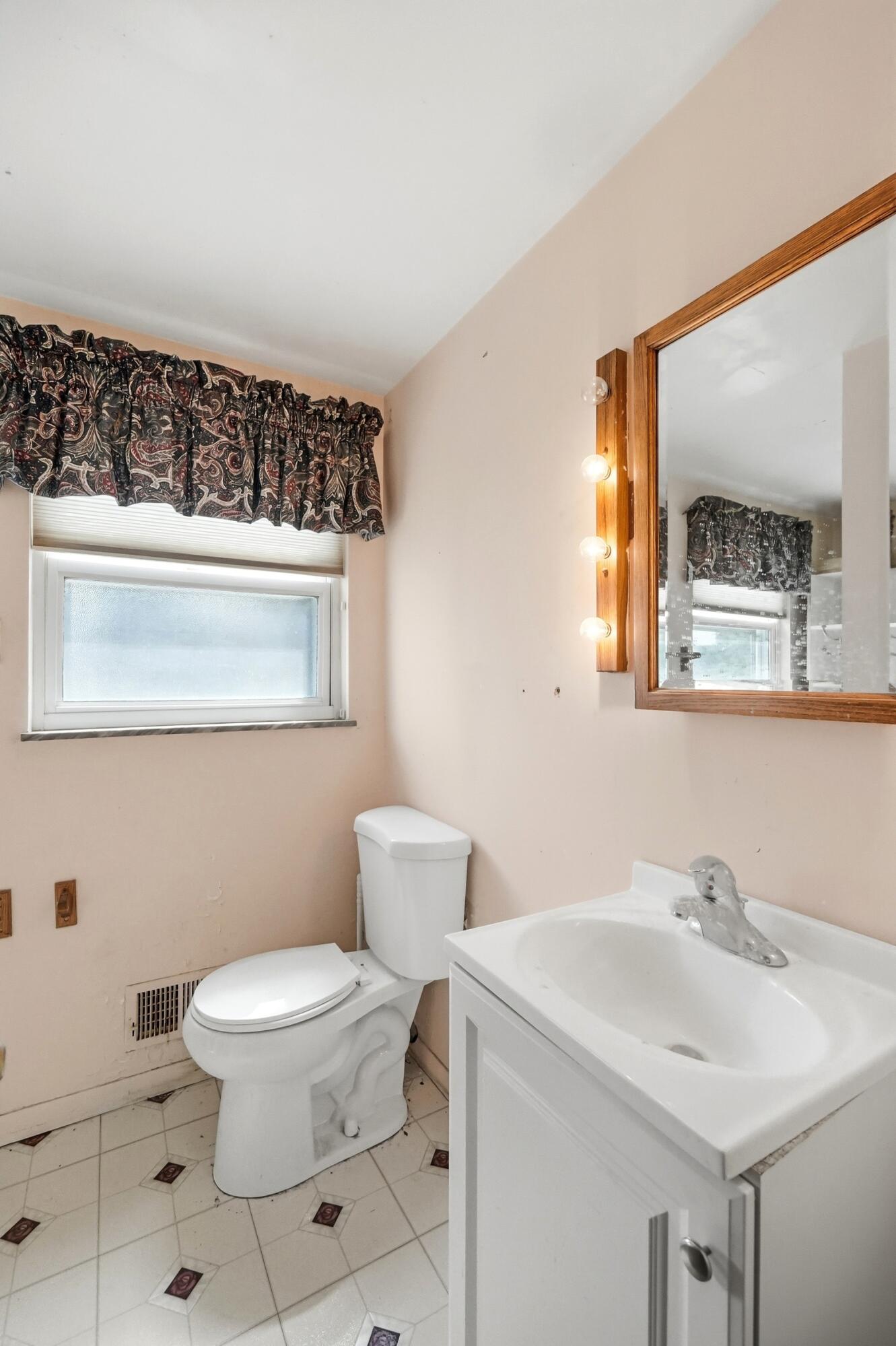 1770 Saint Paris, Springfield, Ohio 45504