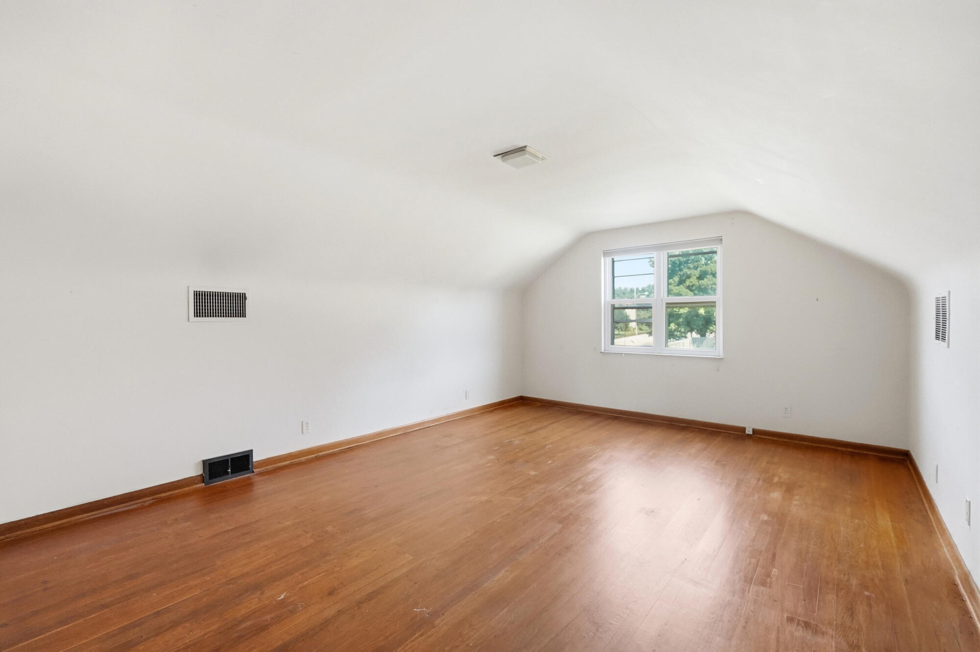 1770 Saint Paris, Springfield, Ohio 45504