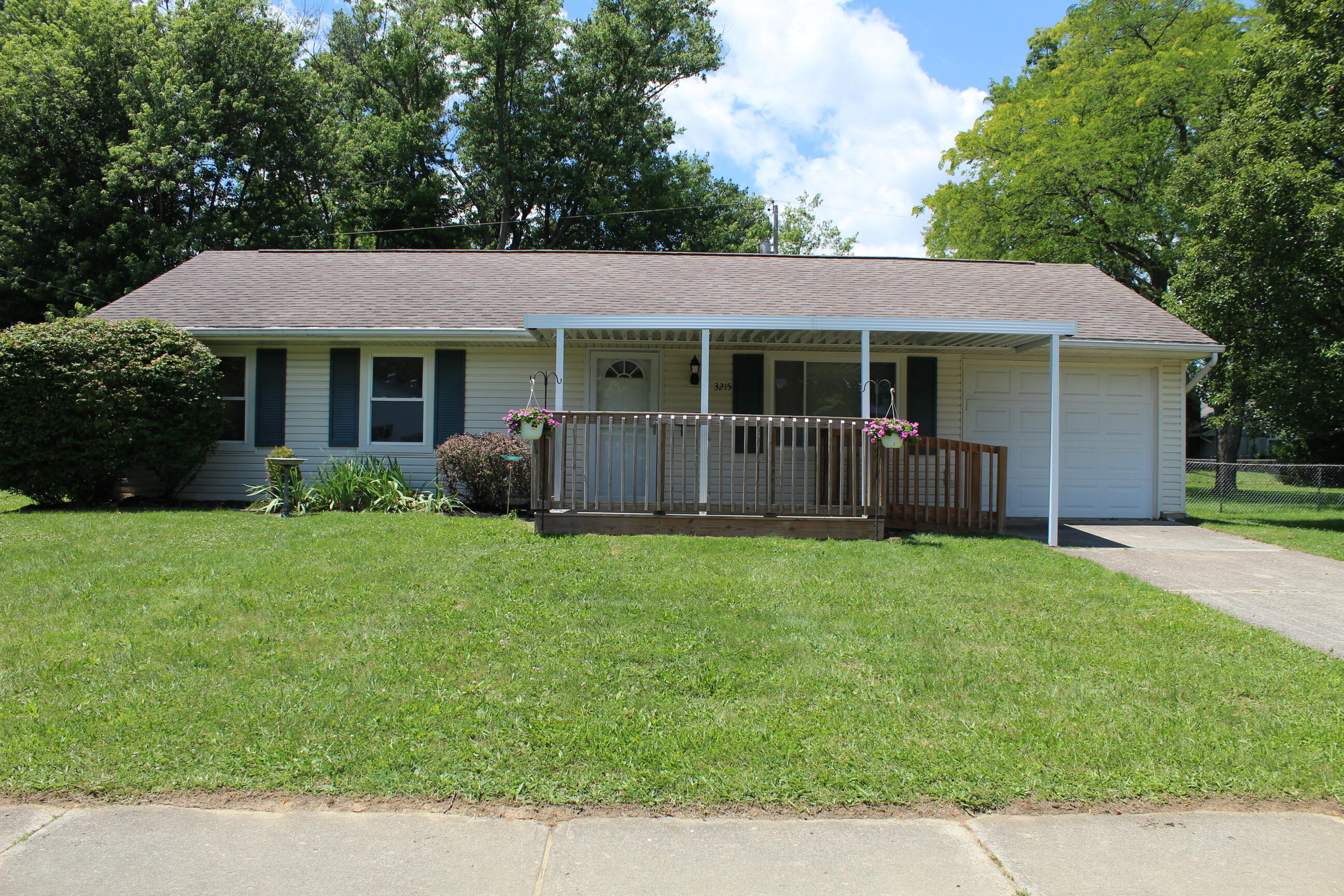 3215 Nantucket, Springfield, Ohio 45503