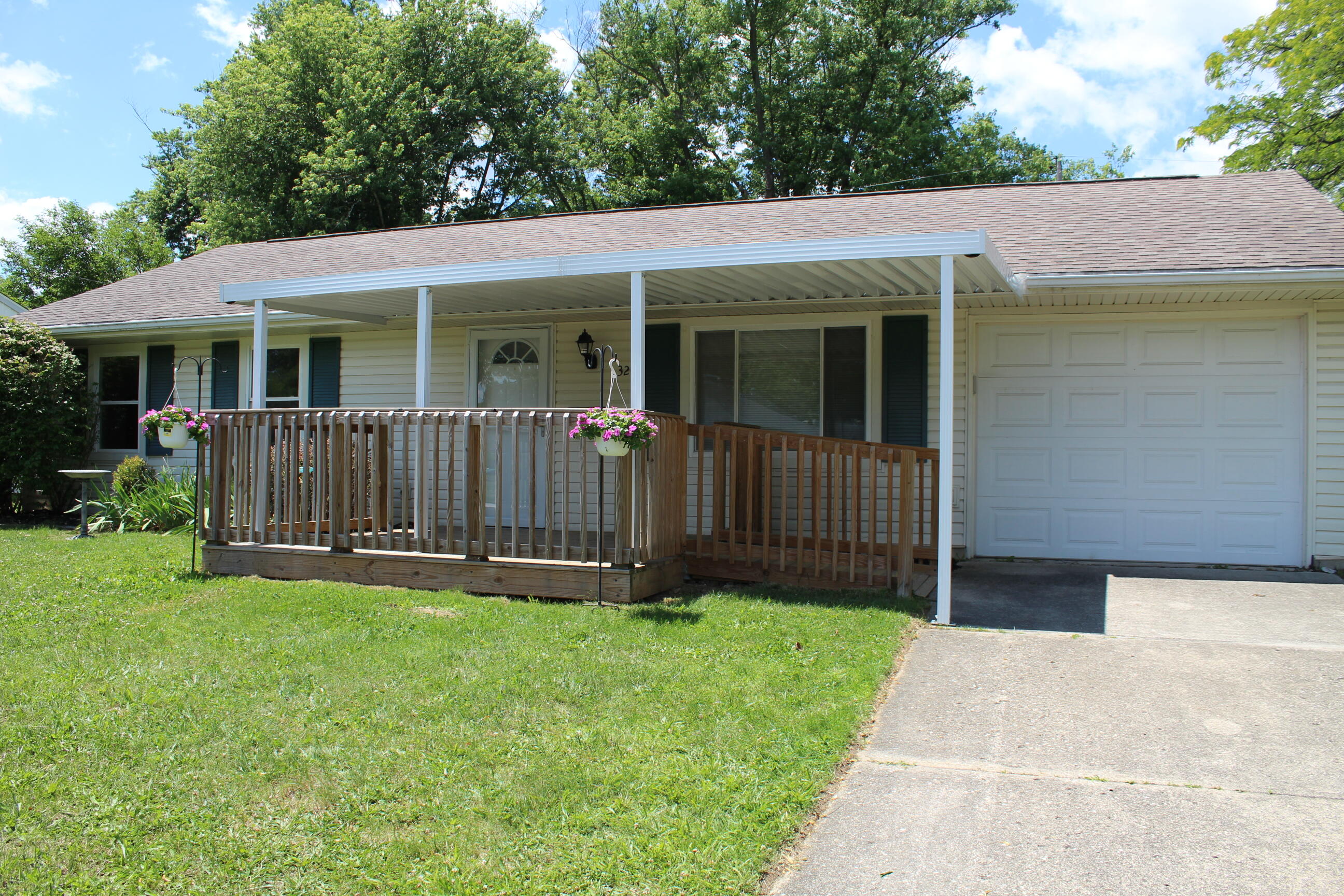 3215 Nantucket, Springfield, Ohio 45503